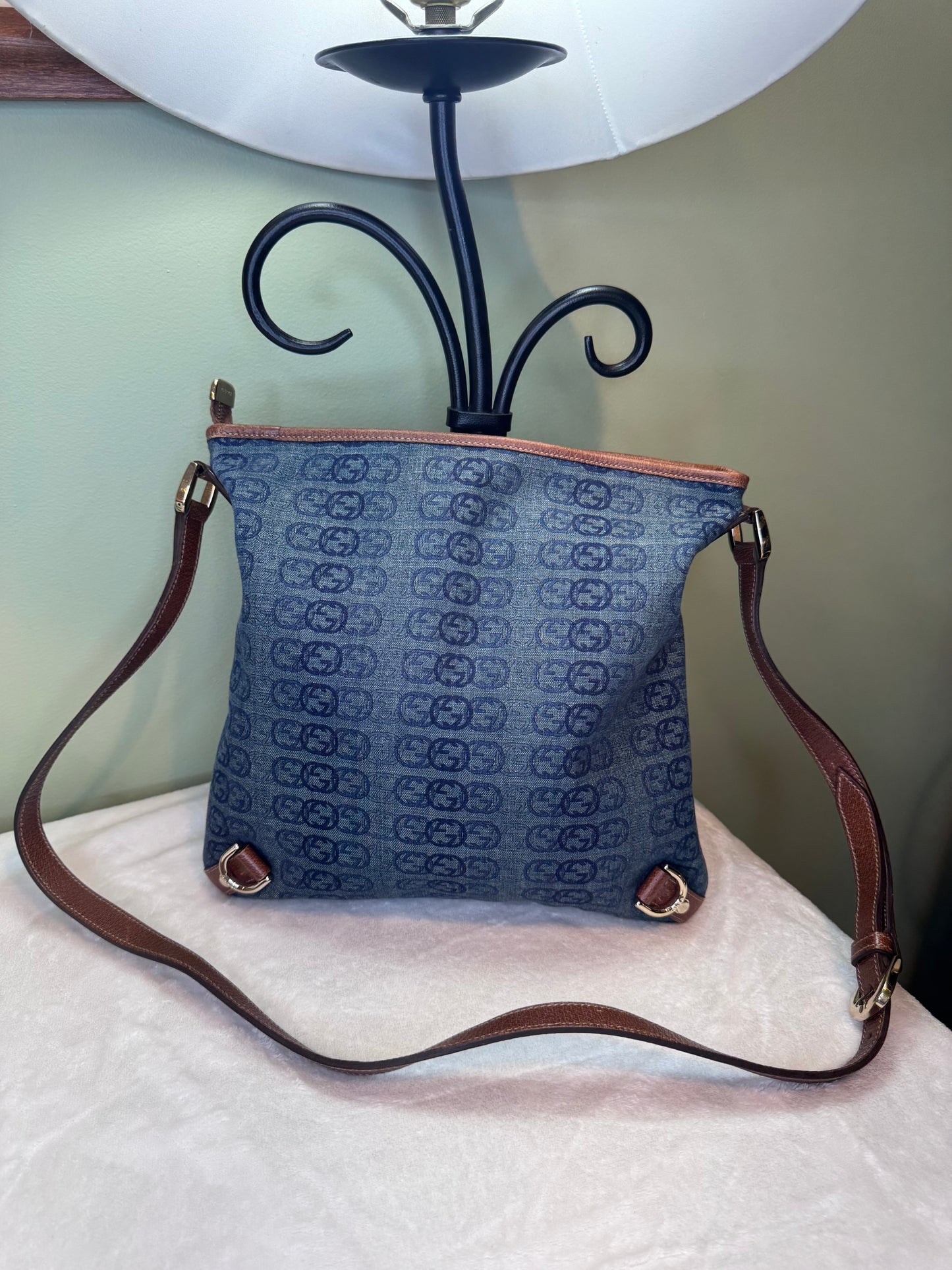 1715. Gucci GG Denim Abbey Messenger