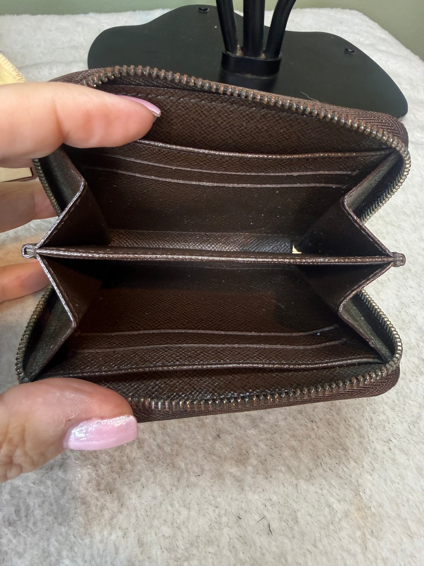 1536. Louis Vuitton Damier Ebene Compact Zippy Wallet