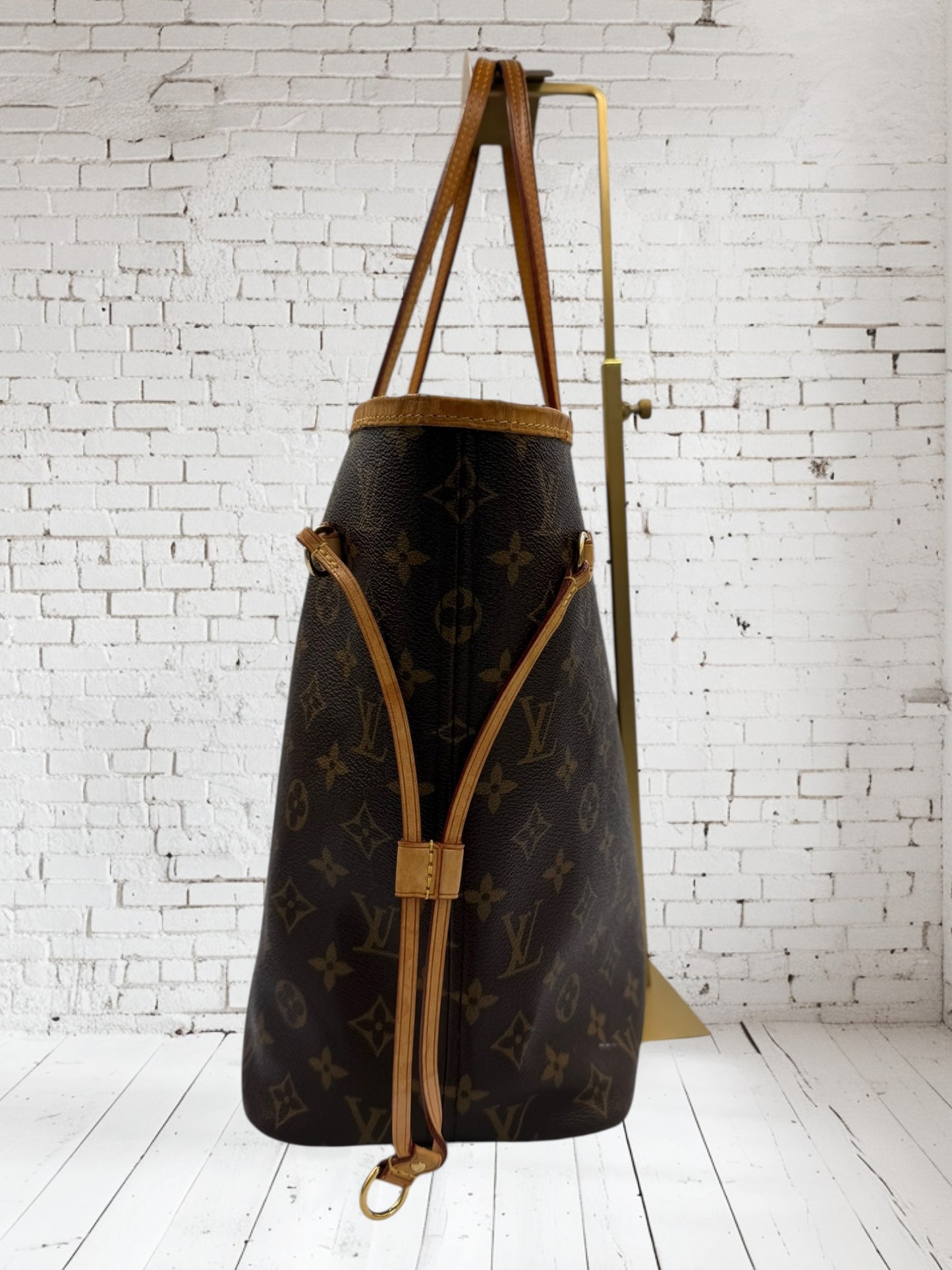 Louis Vuitton Neverfull MM Monogram with Fushia interior