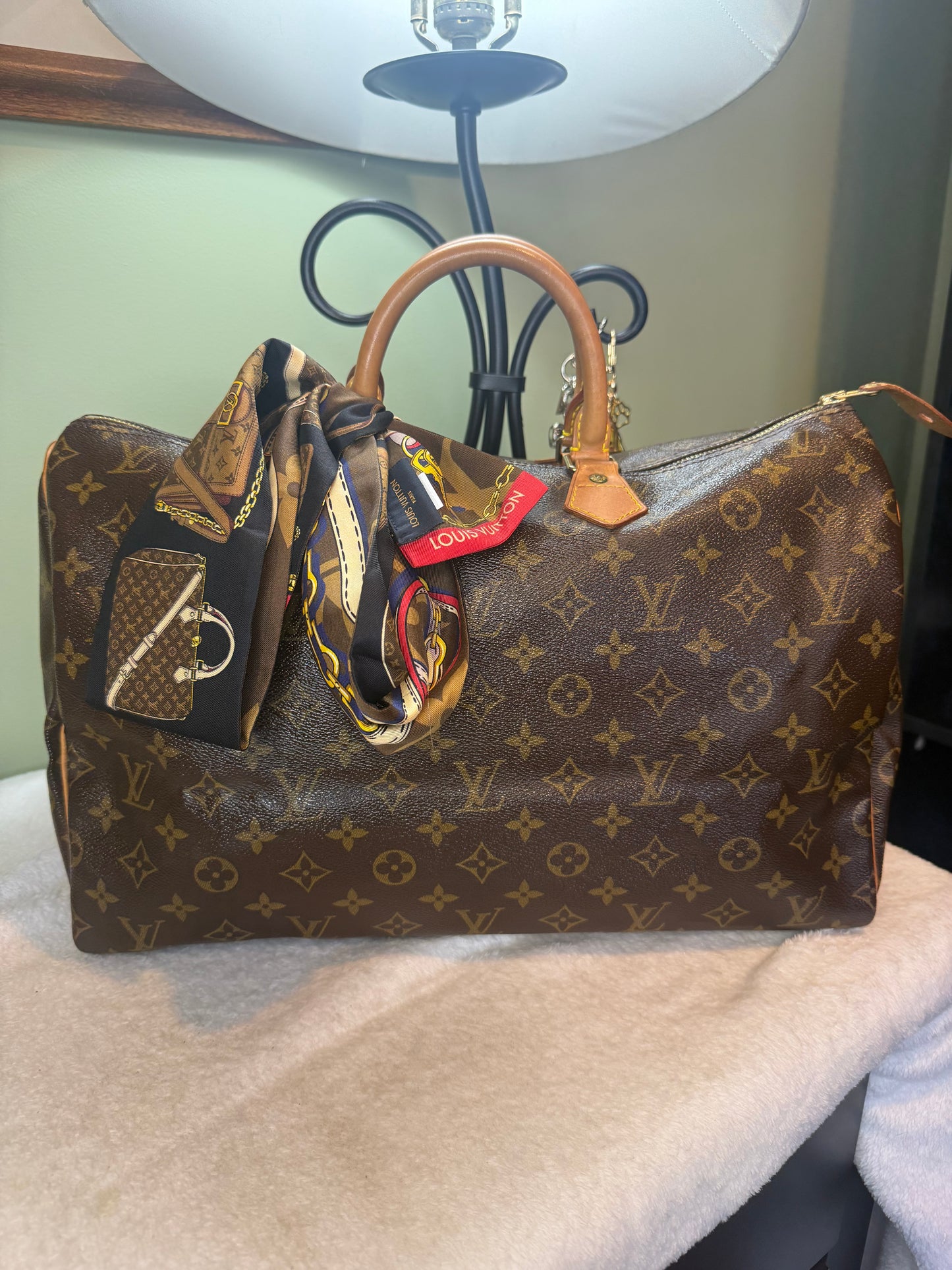 643. Louis Vuitton Monogram Speedy 40