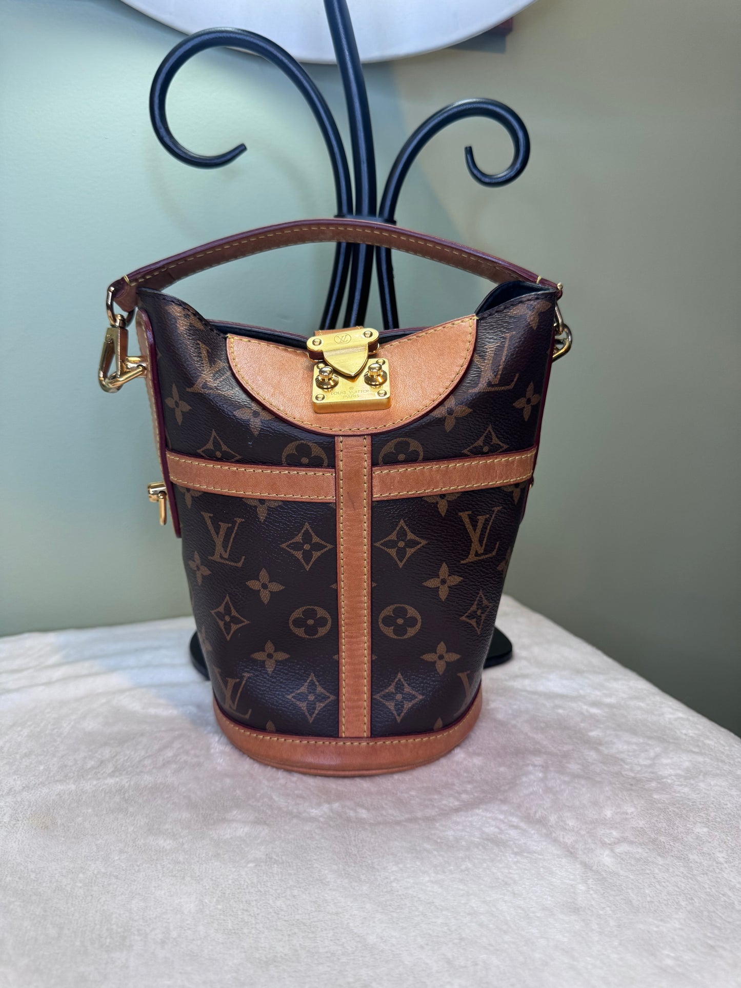1884. Louis Vuitton Monogram Trunk Duffle