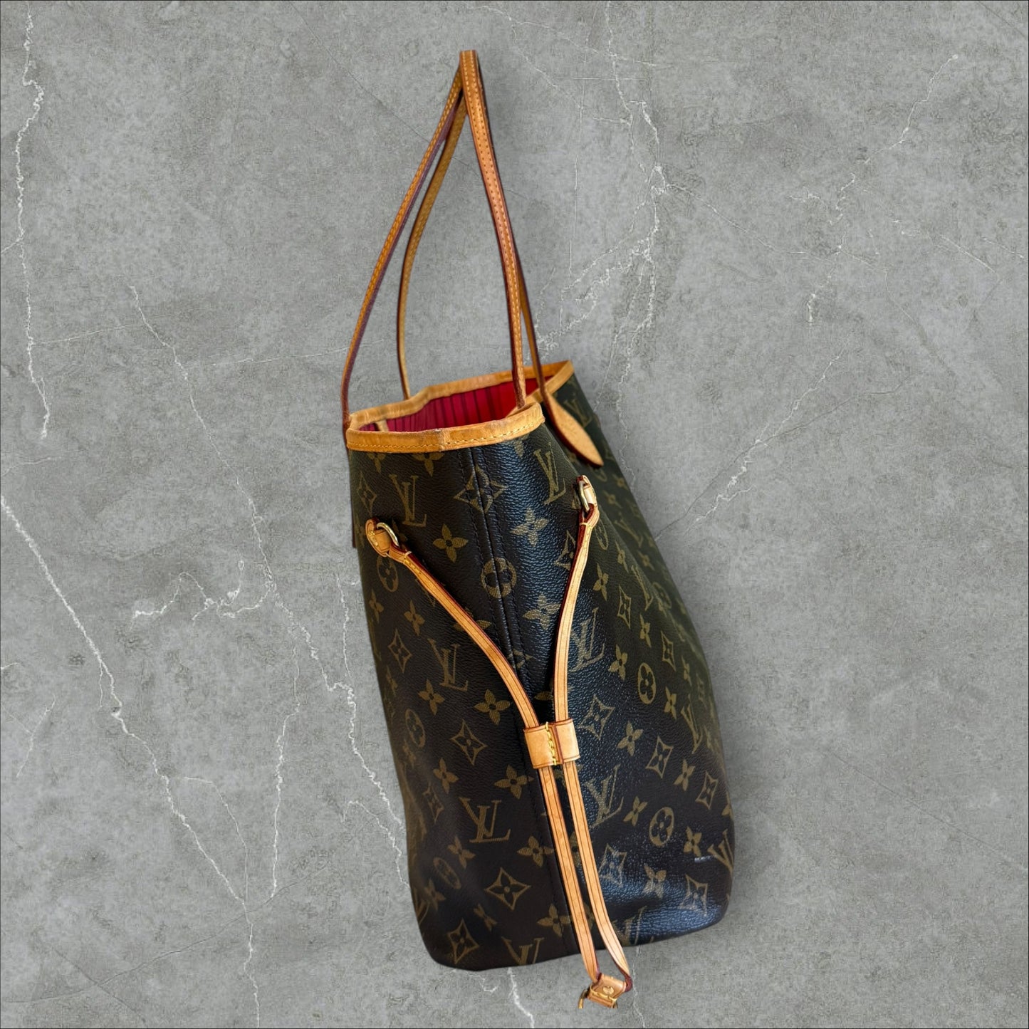 Louis Vuitton Neverfull MM Monogram with Fushia interior