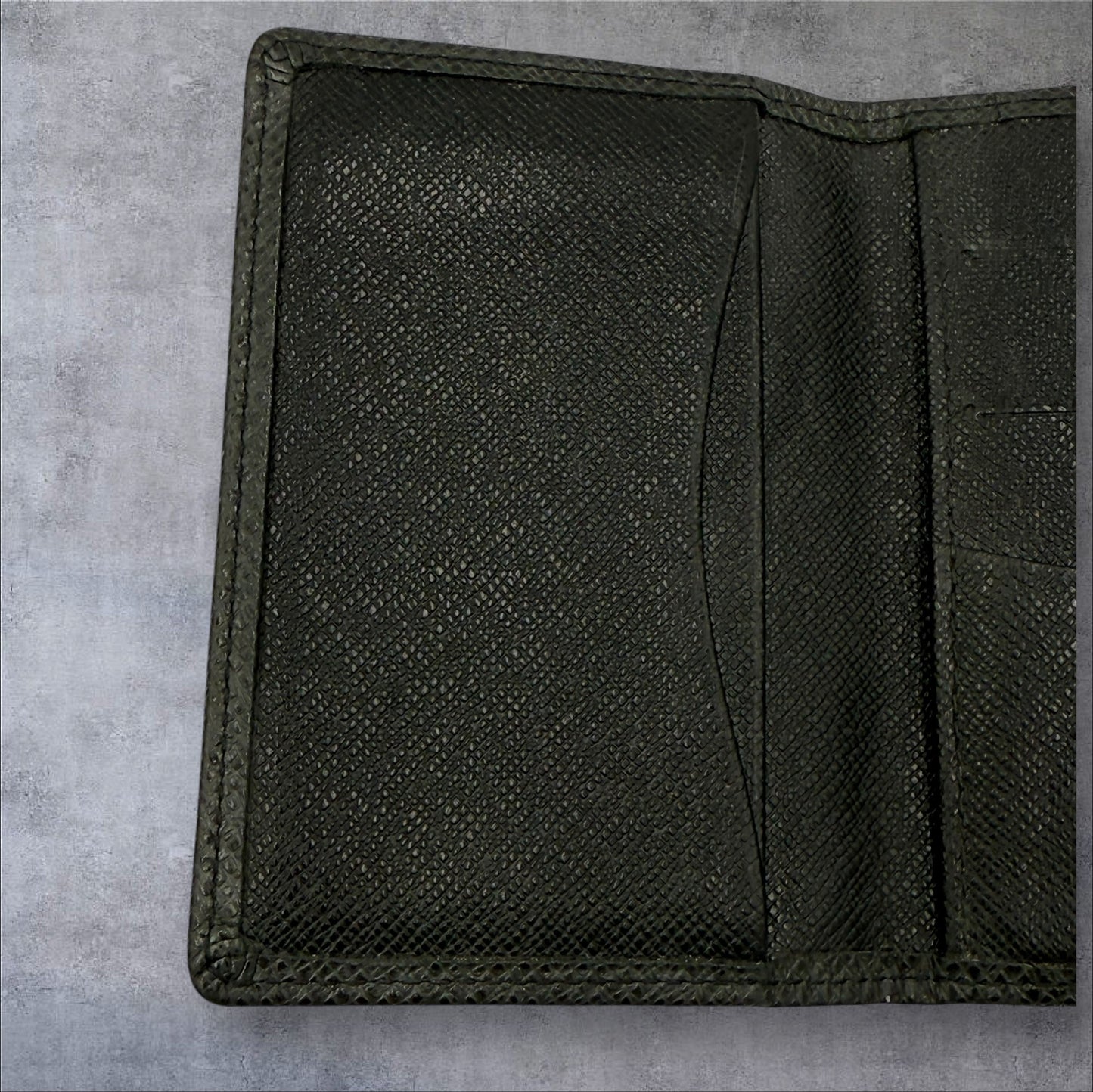 Louis Vuitton Taiga leather black pocket organizer