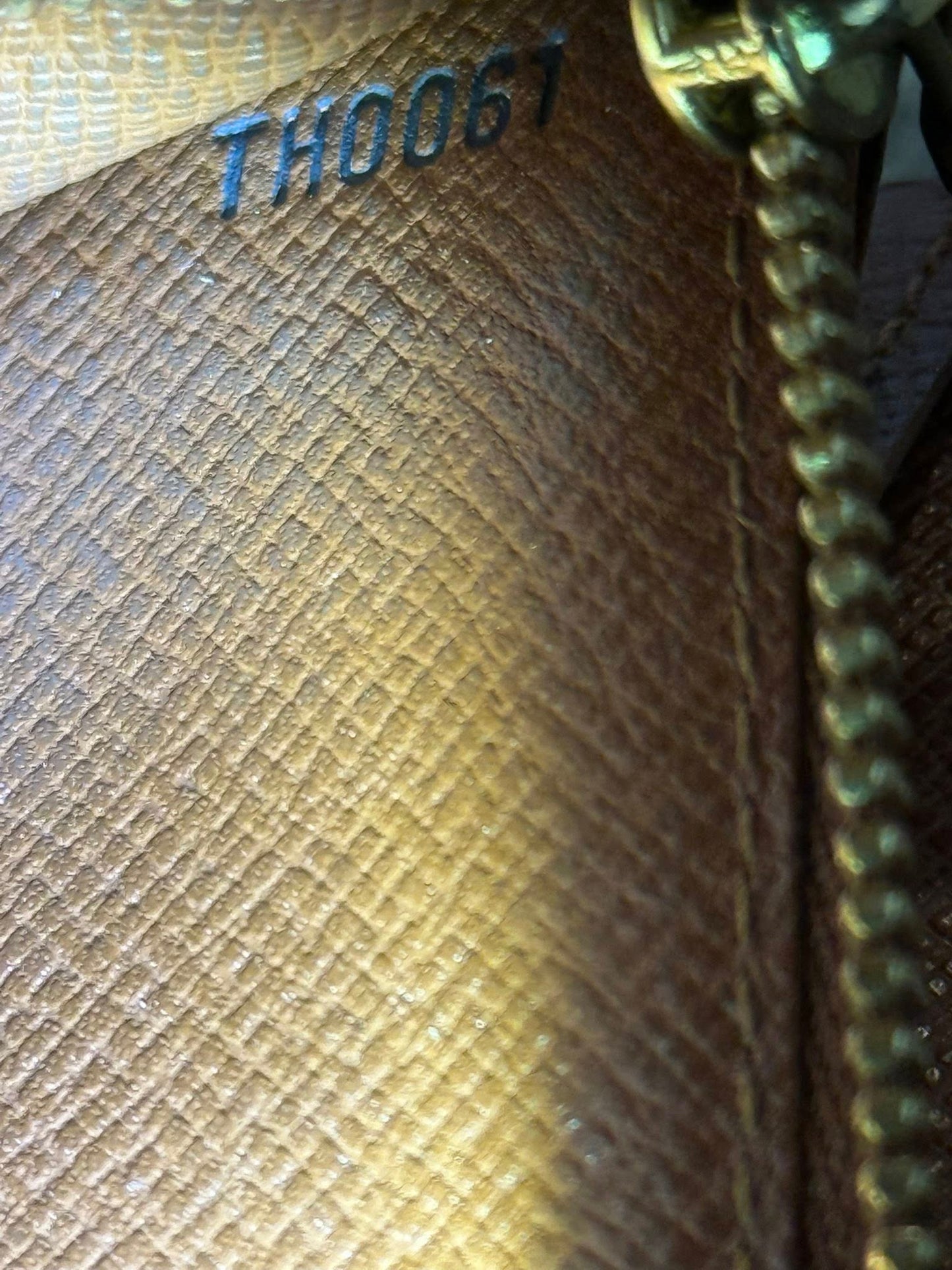 Louis Vuitton Monogram Sarah Wallet