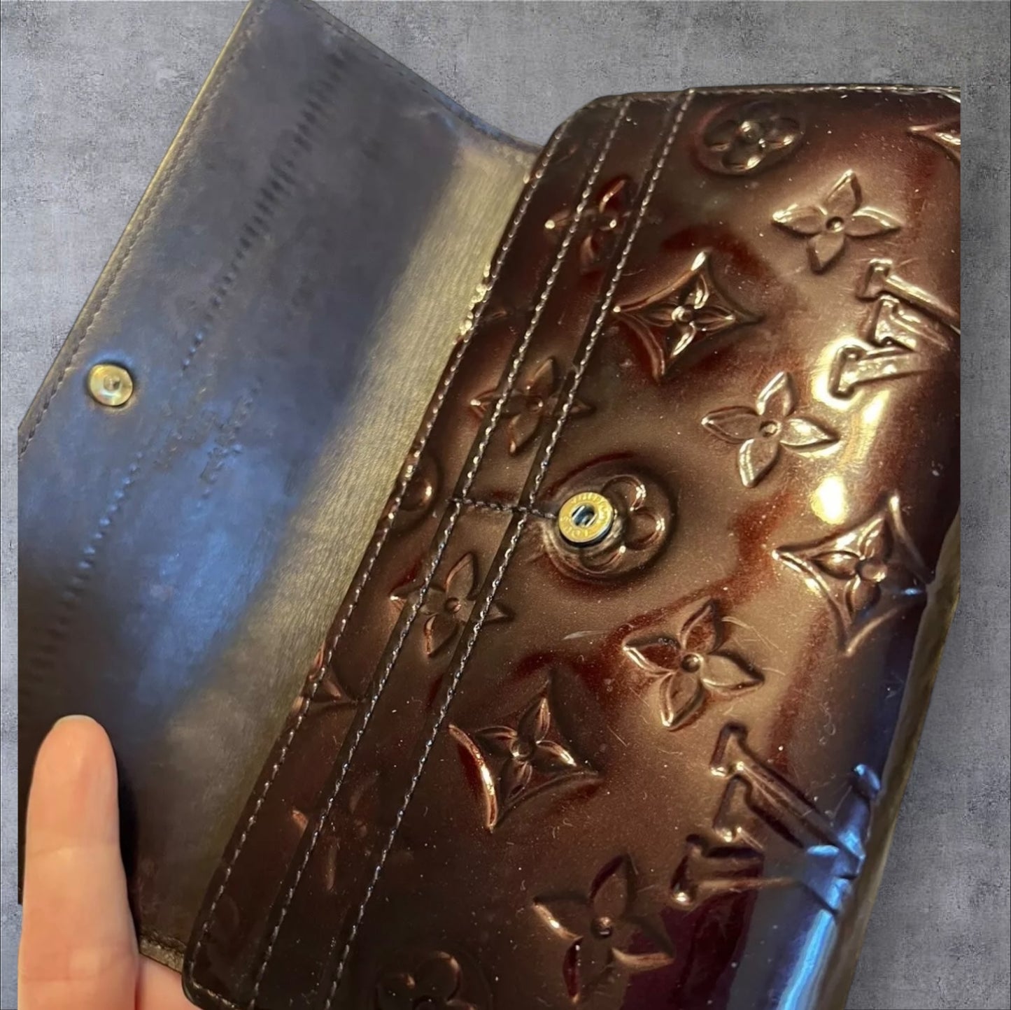 Louis Vuitton Amarante Vernis Sarah Wallet