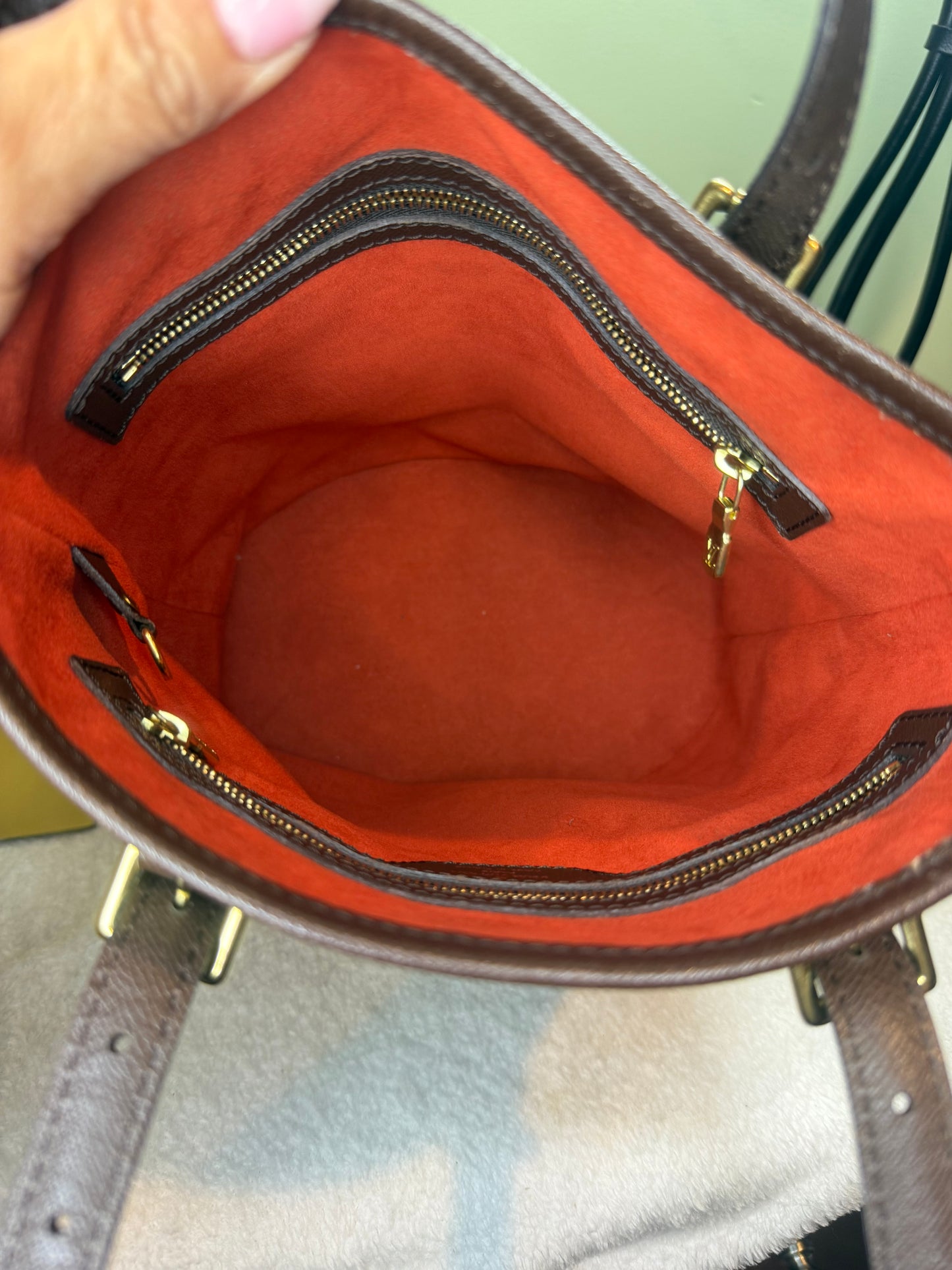 1449. Louis Vuitton Damier Ebene Bucket Bag