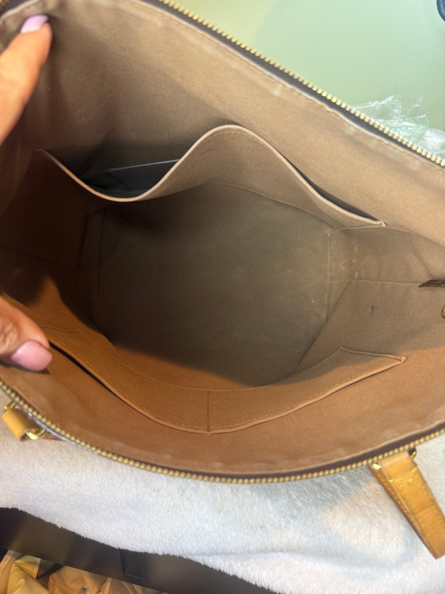 1523. Louis Vuitton Monogram Totally MM