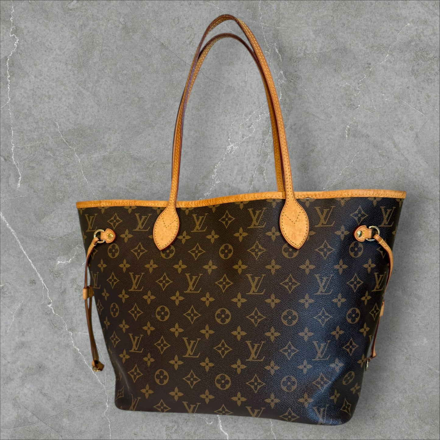 Louis Vuitton Neverfull MM Monogram with Fushia interior