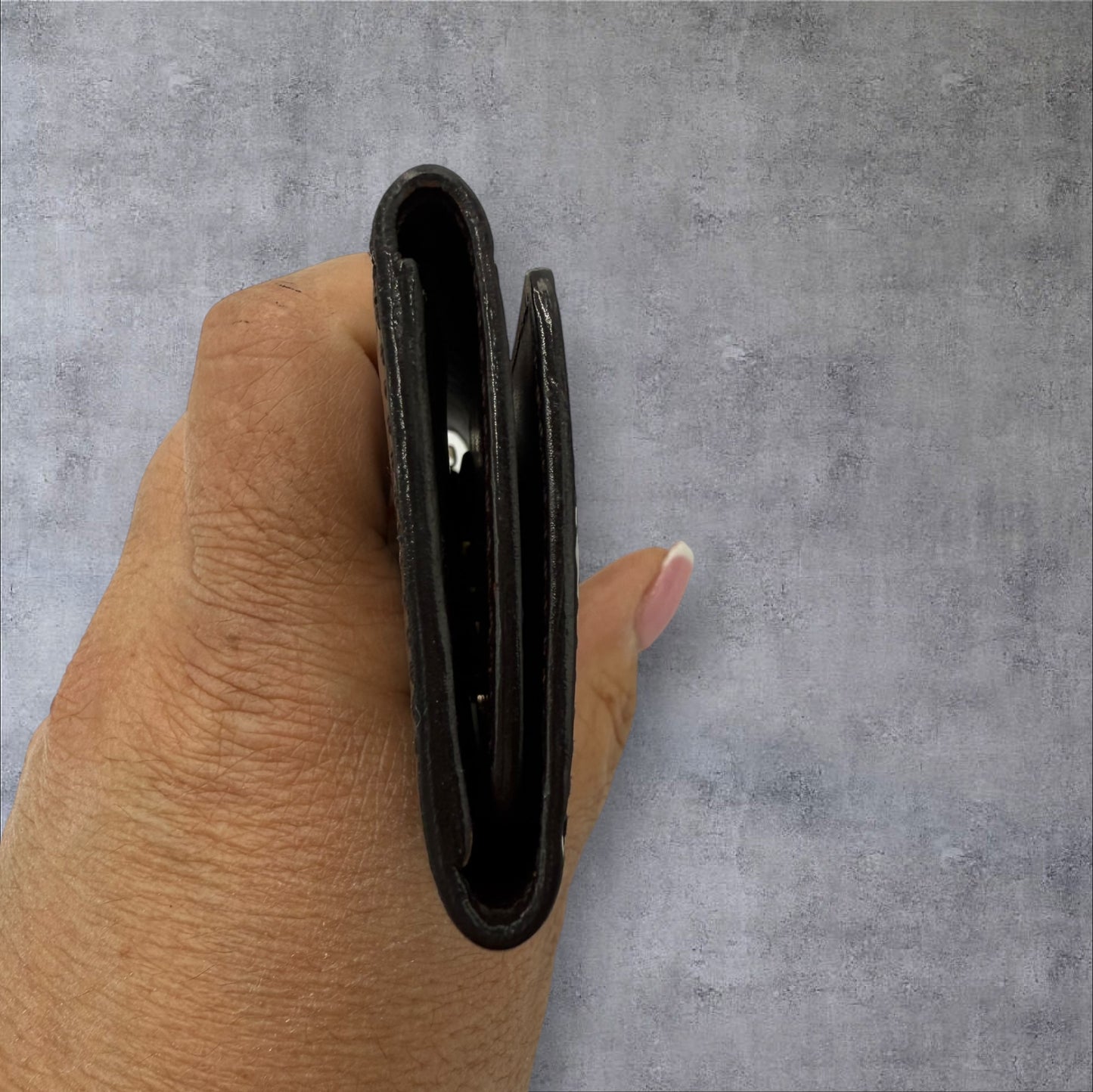 Louis Vuitton Amarante Vernis Key Holder