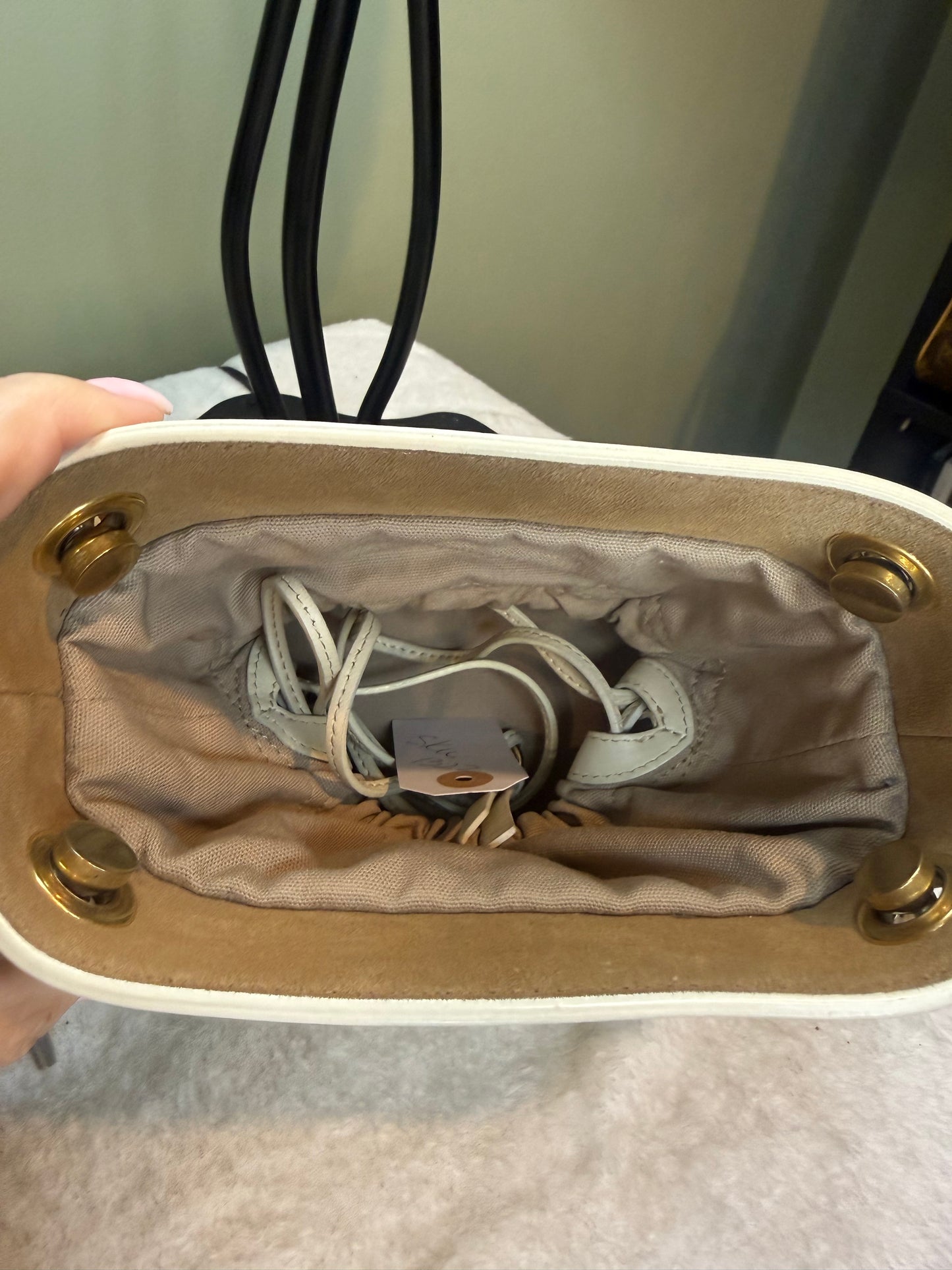1322. Chloe Cream Roy Small Bucket Bag
