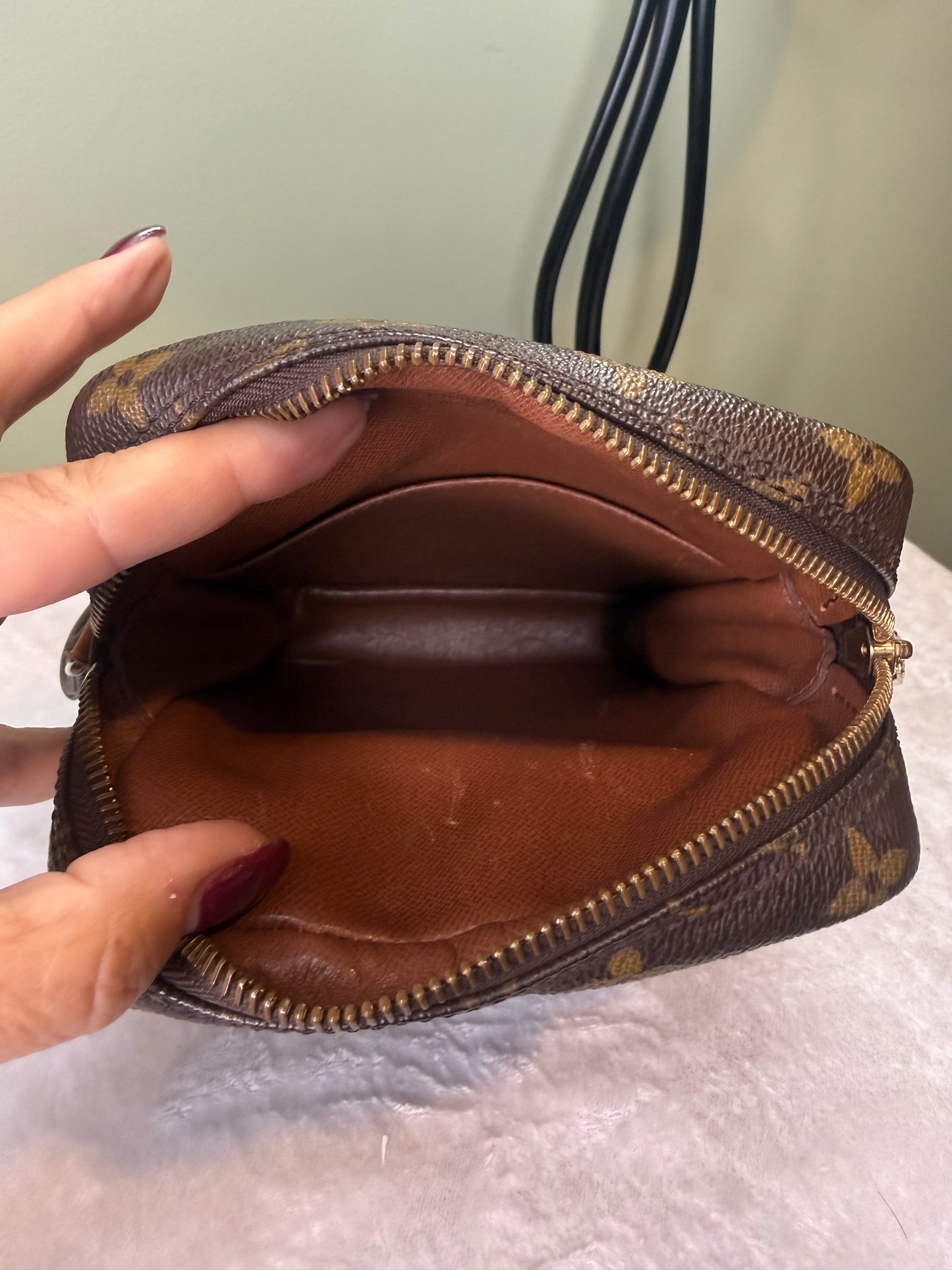 1734. Louis Vuitton Monogram Amazon