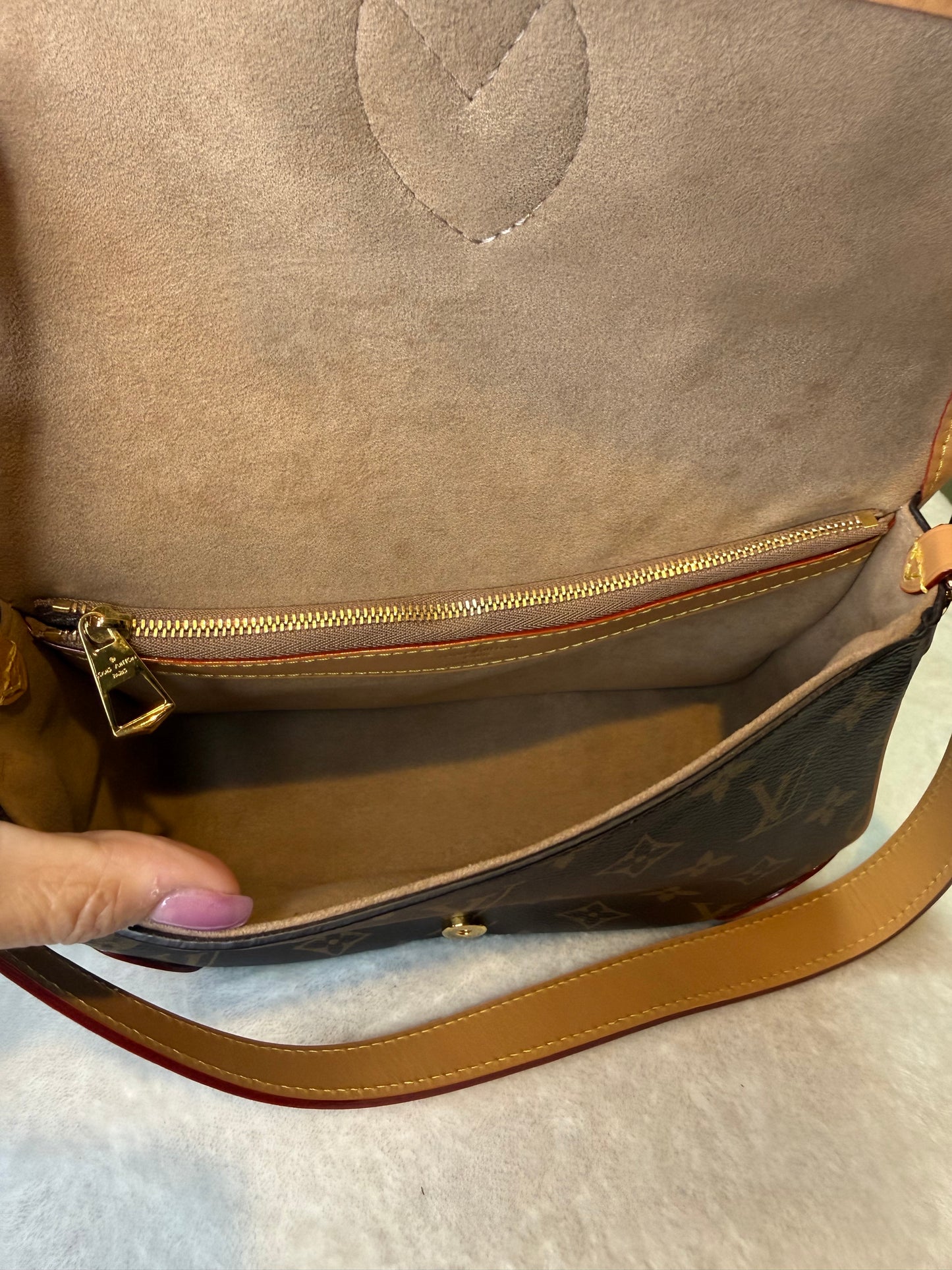 1810. Louis Vuitton Monogram Diane Shearling