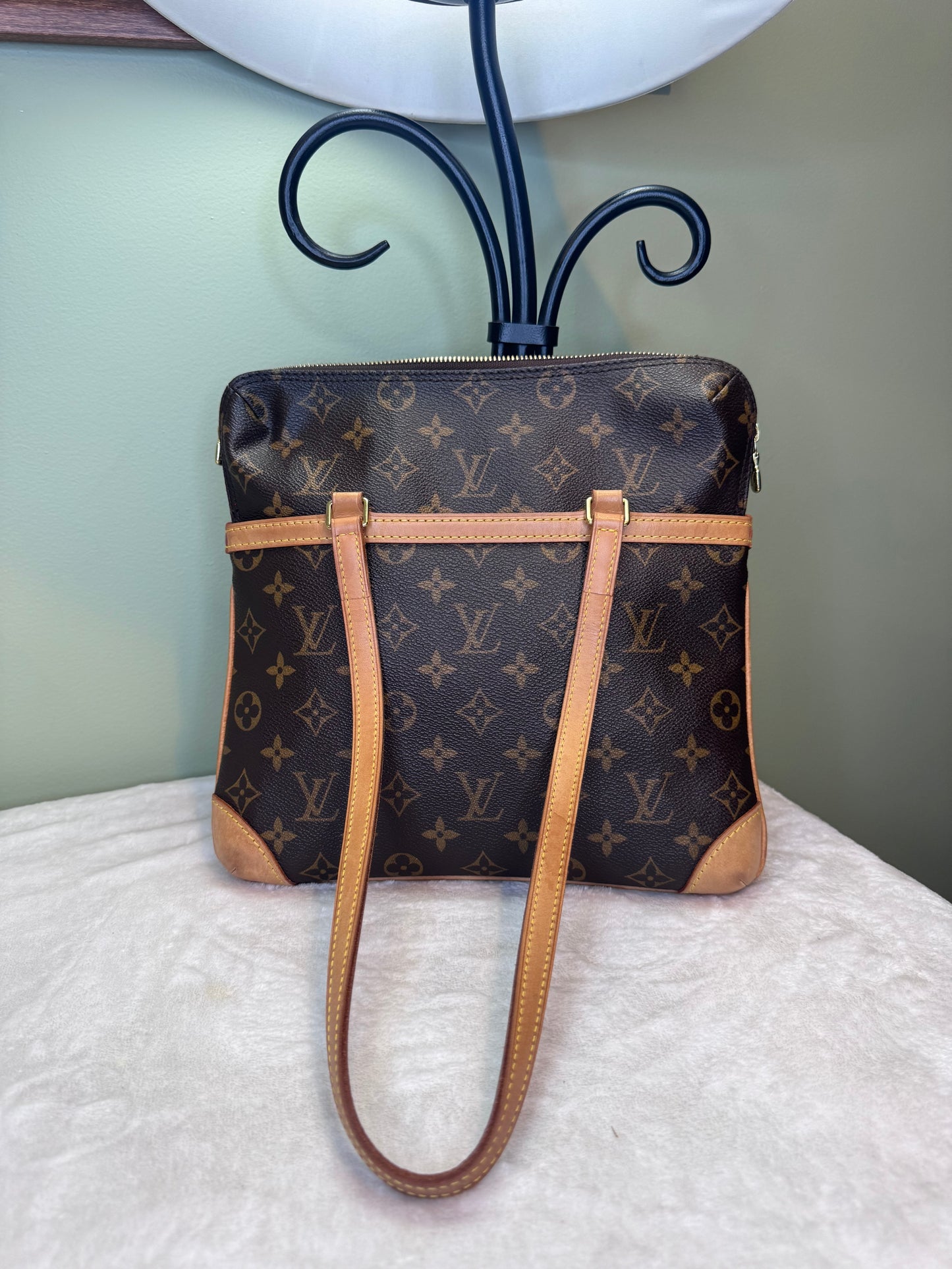 1885. Louis Vuitton Monogram Coussin GM Shoulder Bag