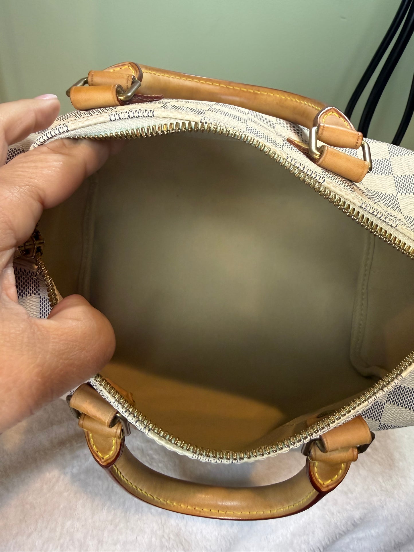 1402. Louis Vuitton Damier Azur Speedy 25 Bando