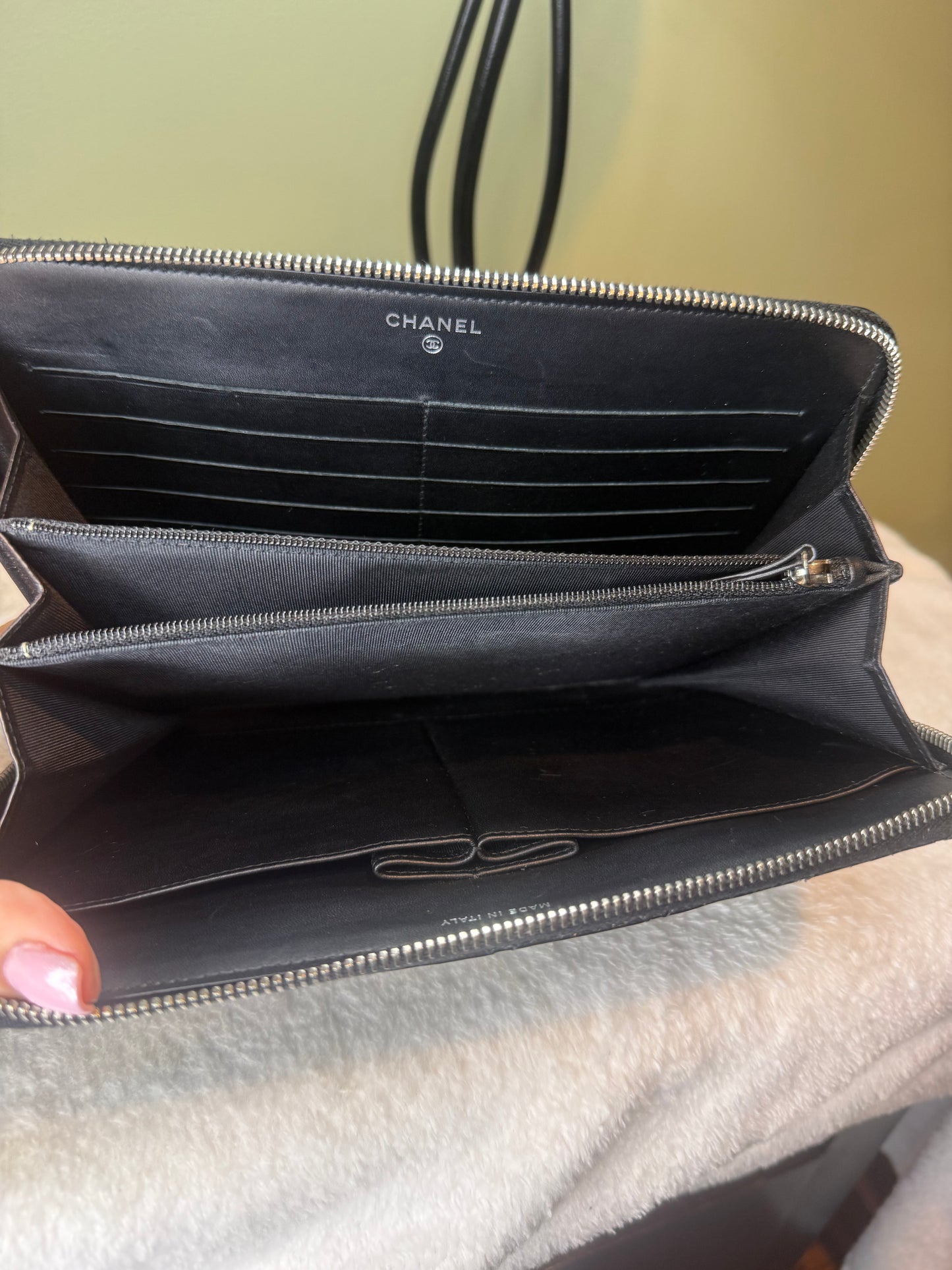 1528. Chanel Black Quilted Patent Leather Clutch