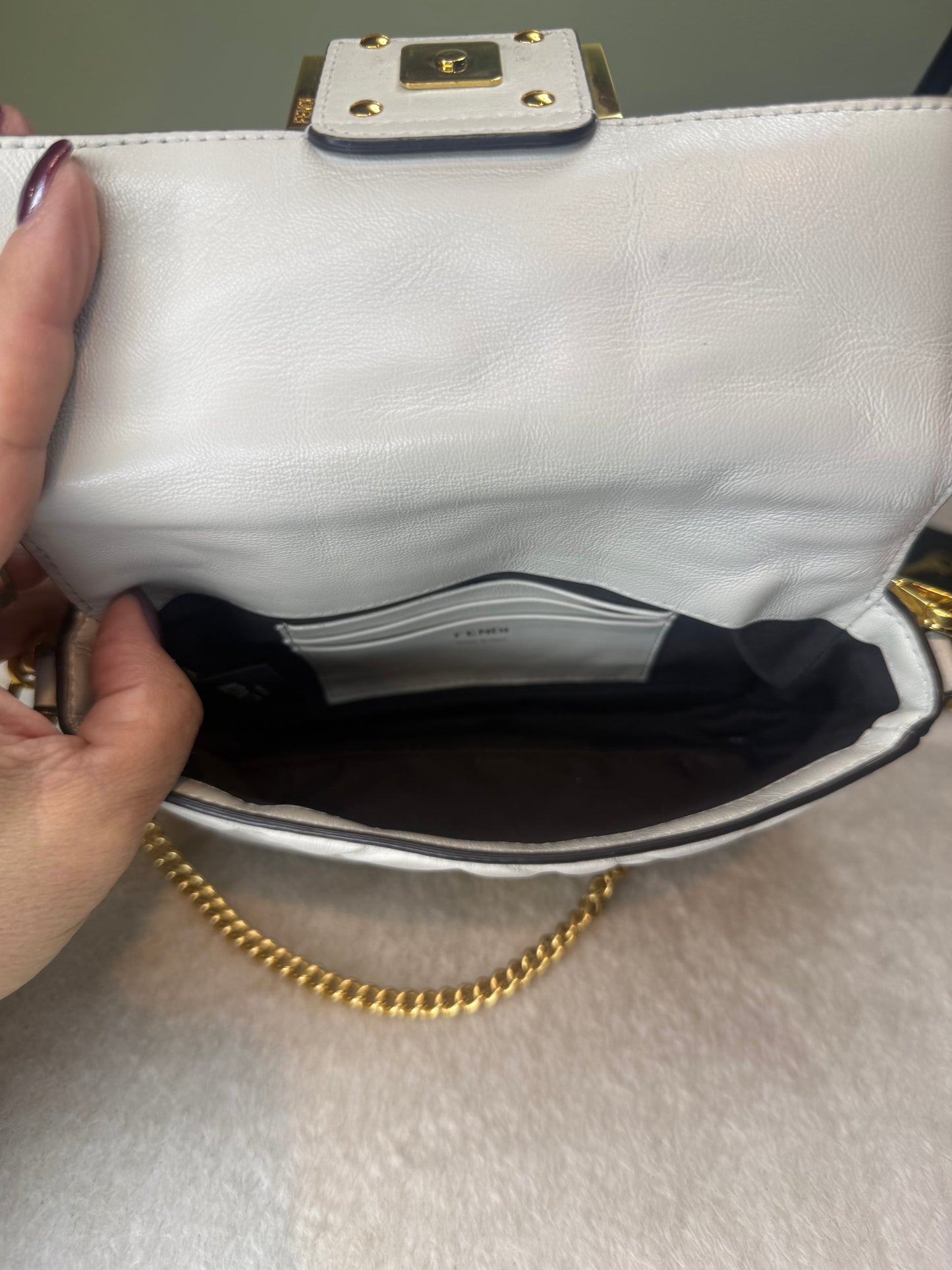 1283. Fendi White Baguette Mini