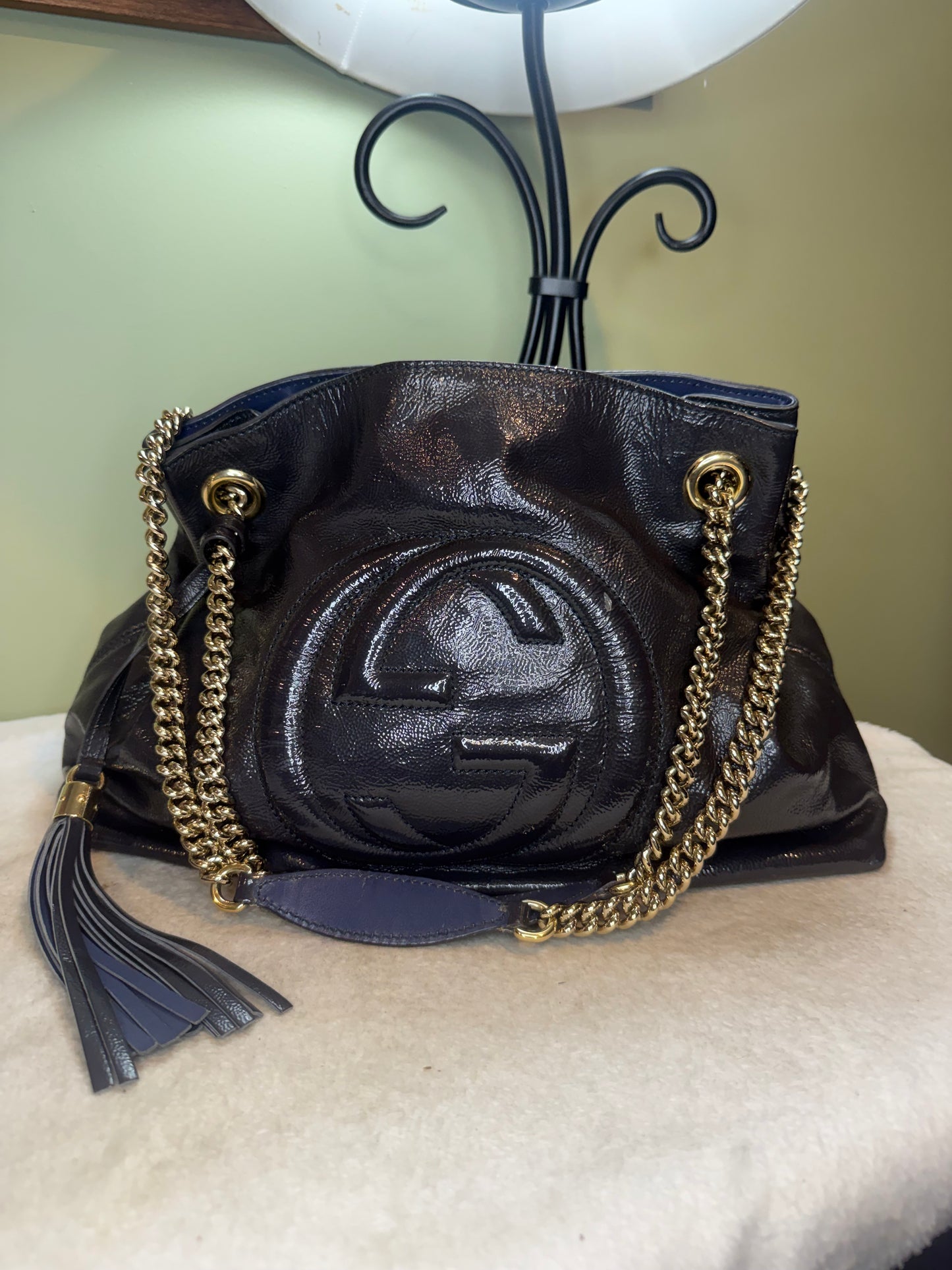1381. Gucci Interlocking G Soho Navy Patent Leather Shoulder Bag