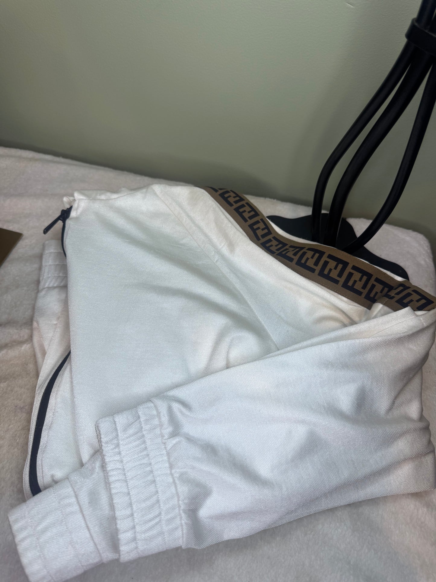 1395. Fendi Sweatshirt with removeable long sleeves