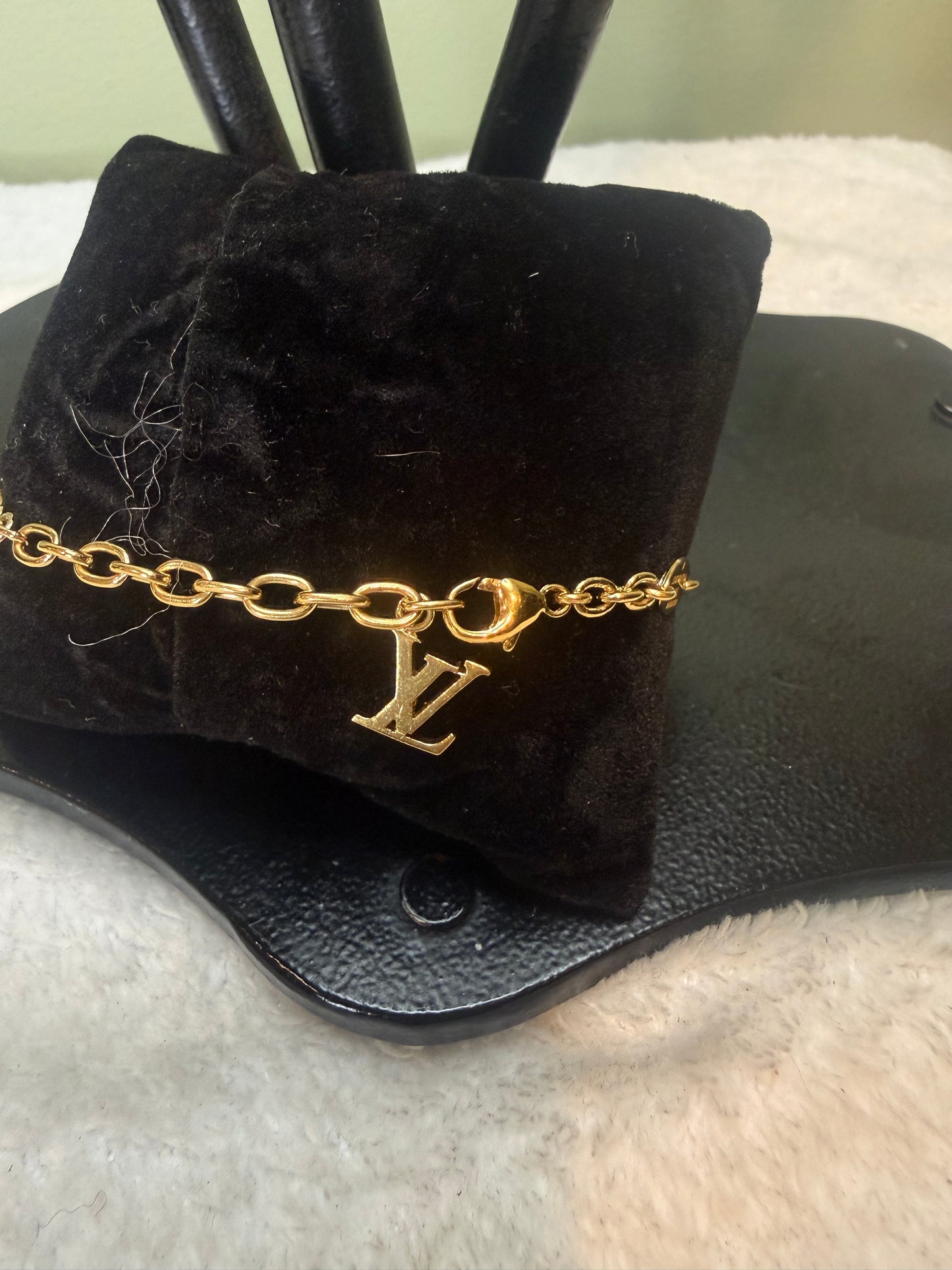 1117. Louis Vuitton Gamble Crystal Bracelet
