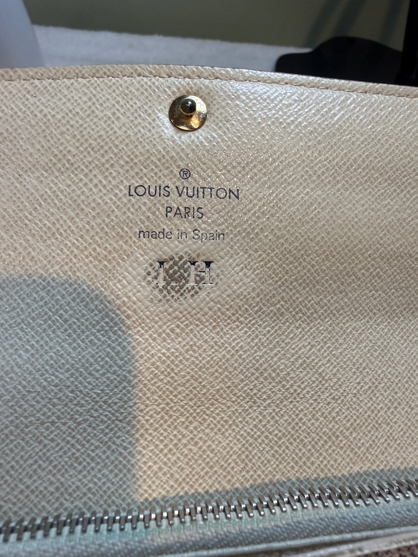 1651. Louis Vuitton Damier azur Sarah Wallet