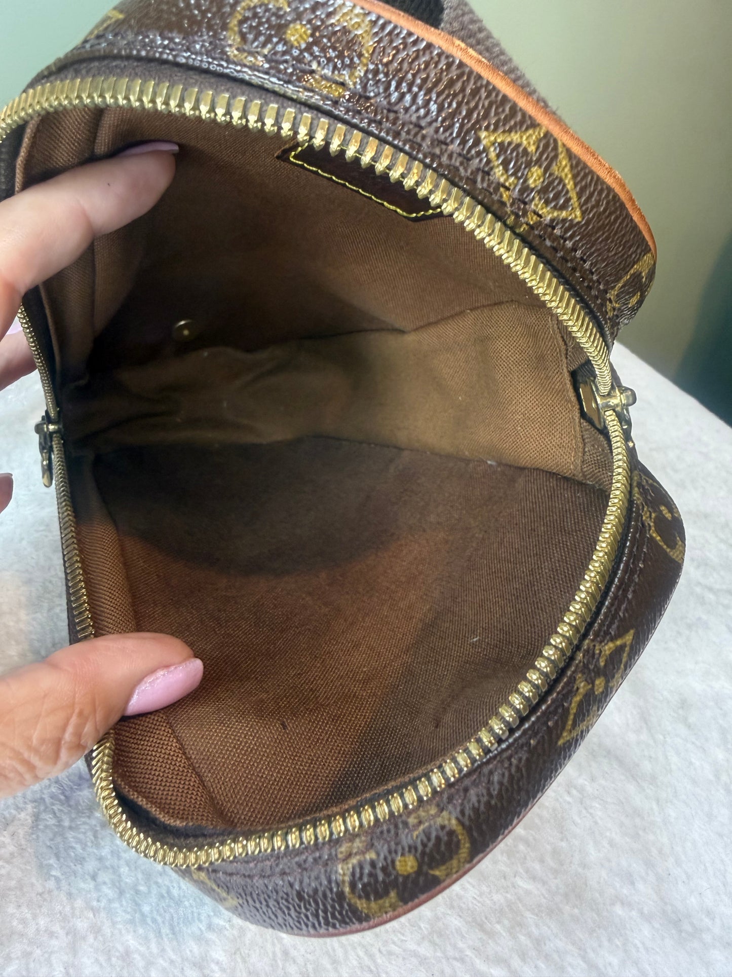 1544. Louis Vuitton Monogram Gange Sling Bag