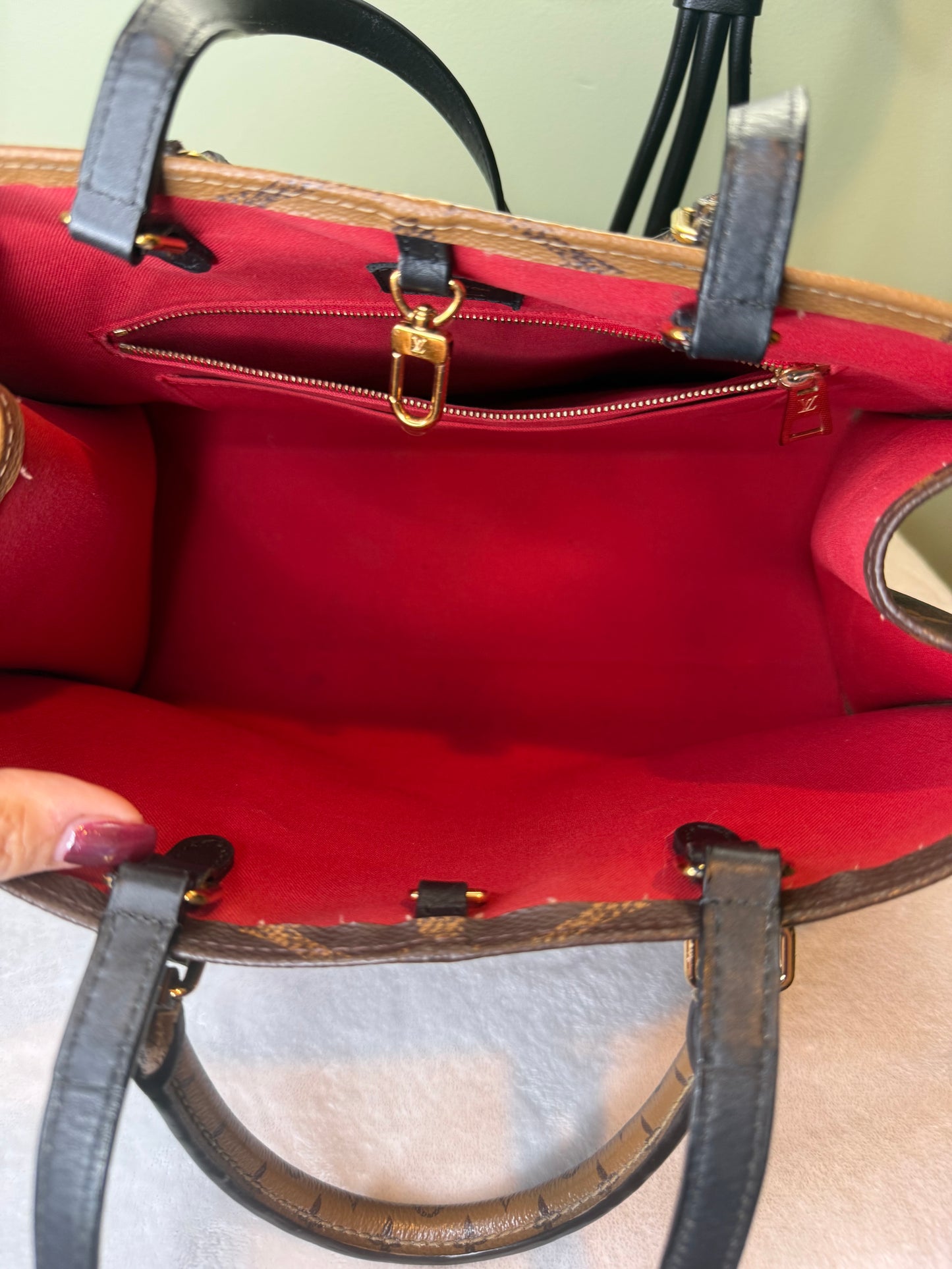 1711. Louis Vuitton Reverse Monogram OnTheGo MM