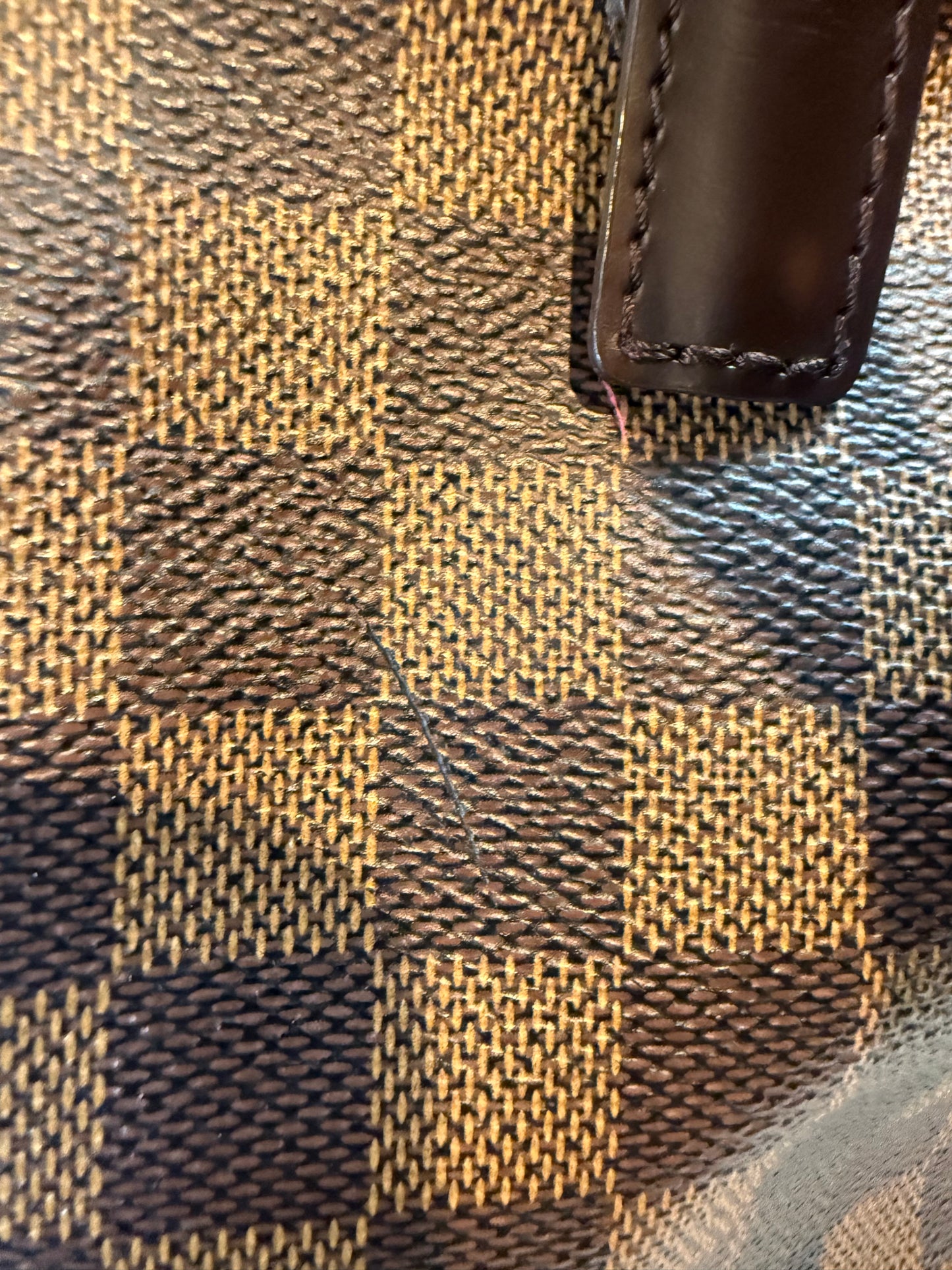 1277. Louis Vuitton Damier Ebene Chelsea
