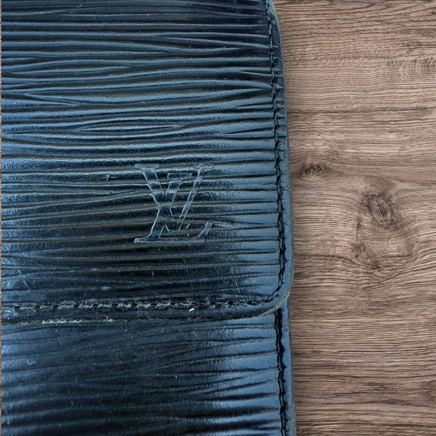 Louis Vuitton Epi Portefeuille Sarah Leather Long wallet
