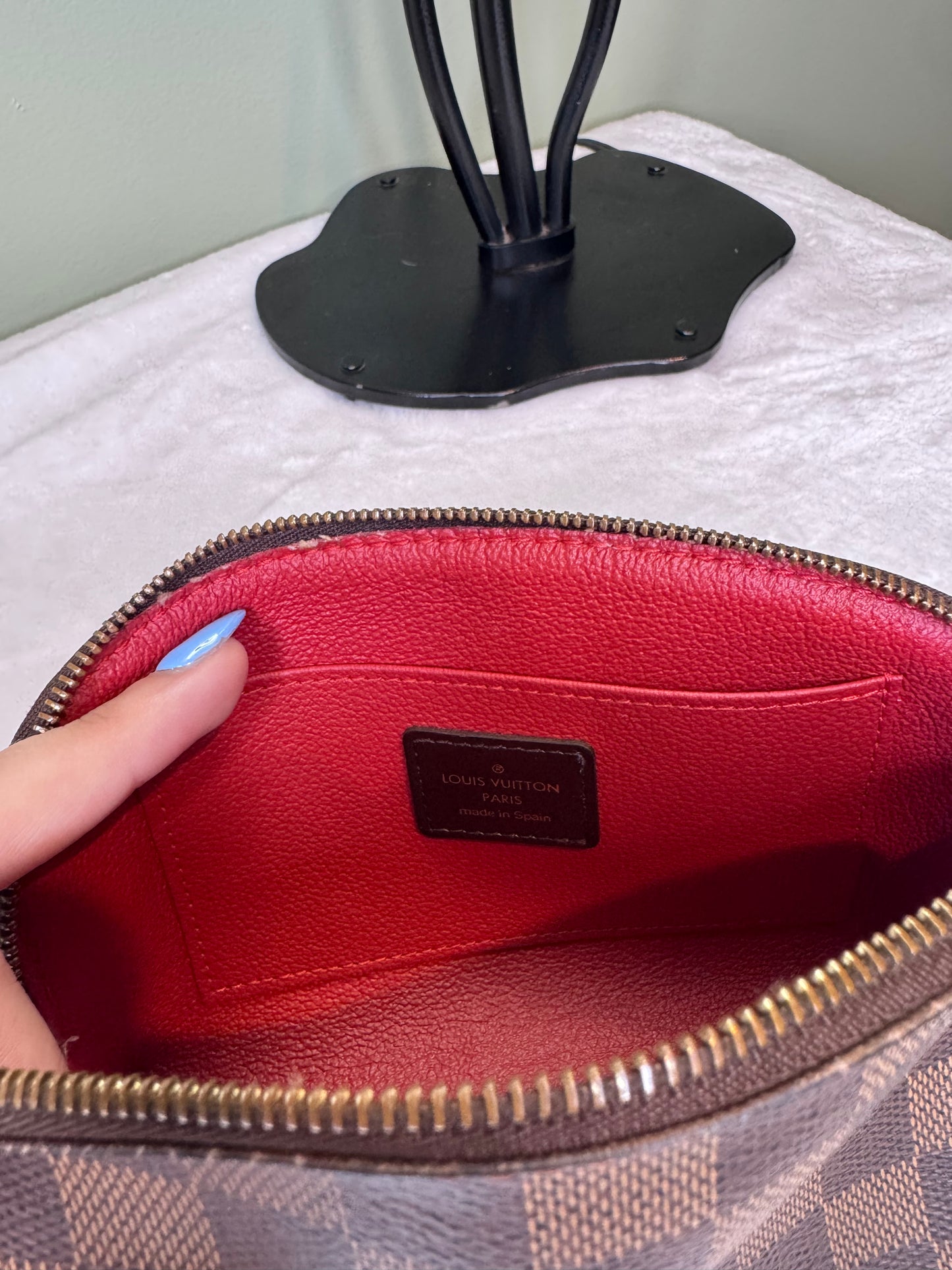 1725. Louis Vuitton Damier Ebene Cosmetic Case