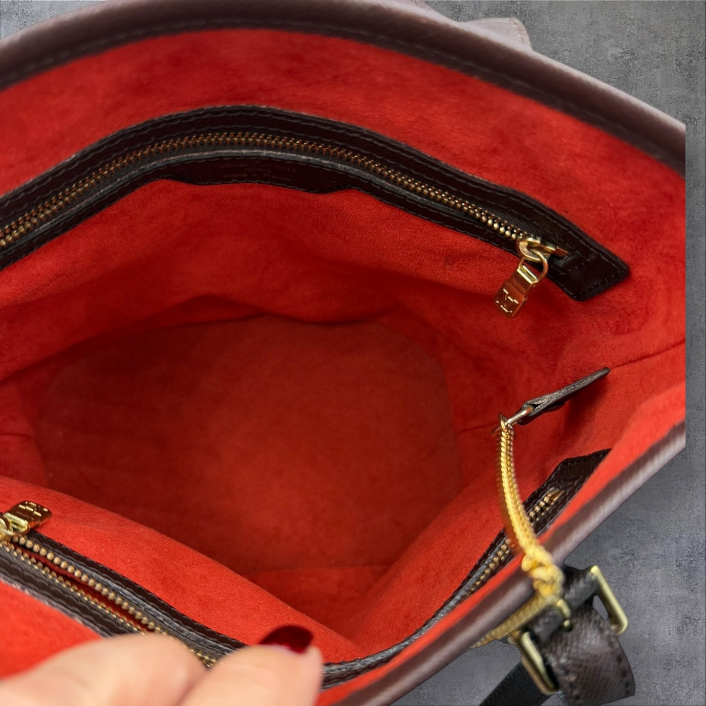 274. Louis Vuitton Damier Ebene Bucket Bag PM