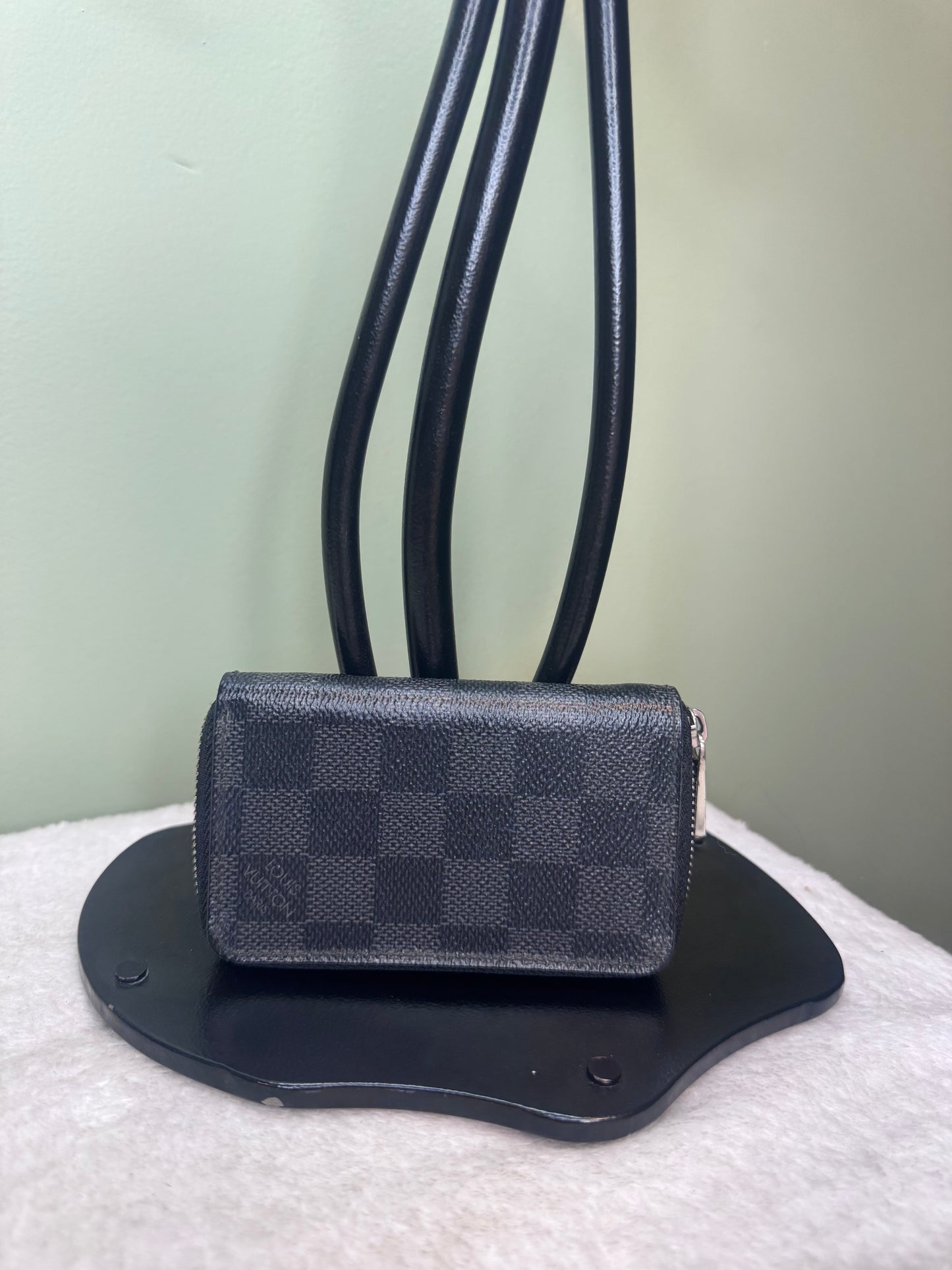 1390. Louis Vuitton Damier Graphite Zip Card Holder