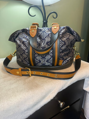 1561. Louis Vuitton Limited Edition Aviator Navy Jacquard Aviator Bag