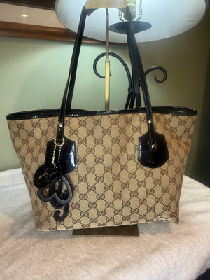 1386. Gucci Monogram Jolie Charm Shoulder Tote