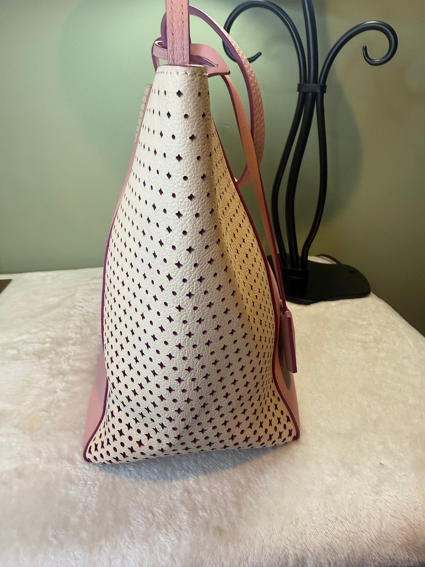 1910. Louis Vuitton Pink Perforated Lockme Cabas Tote