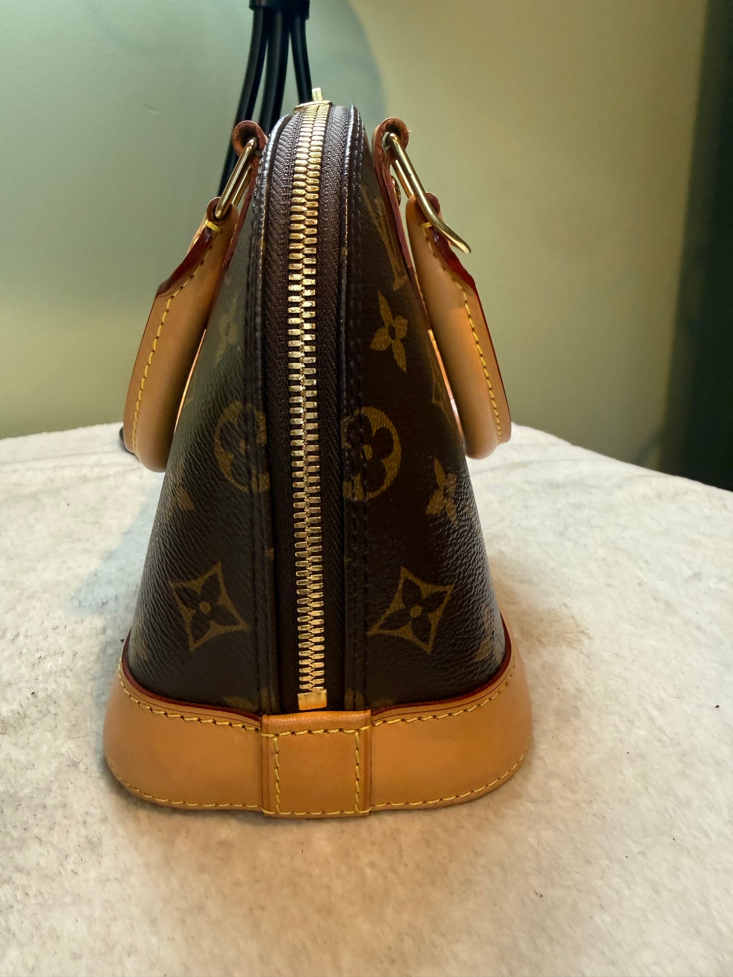 1638. Louis Vuitton Monogram Alma BB