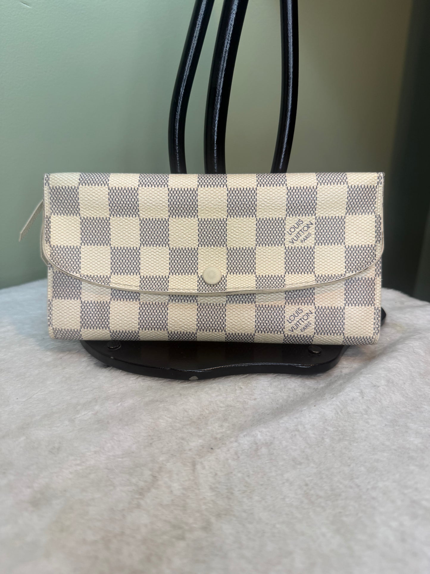 1290. Louis Vuitton Damier Azur Emilie Wallet