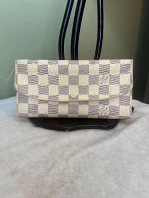 1290. Louis Vuitton Damier Azur Emilie Wallet