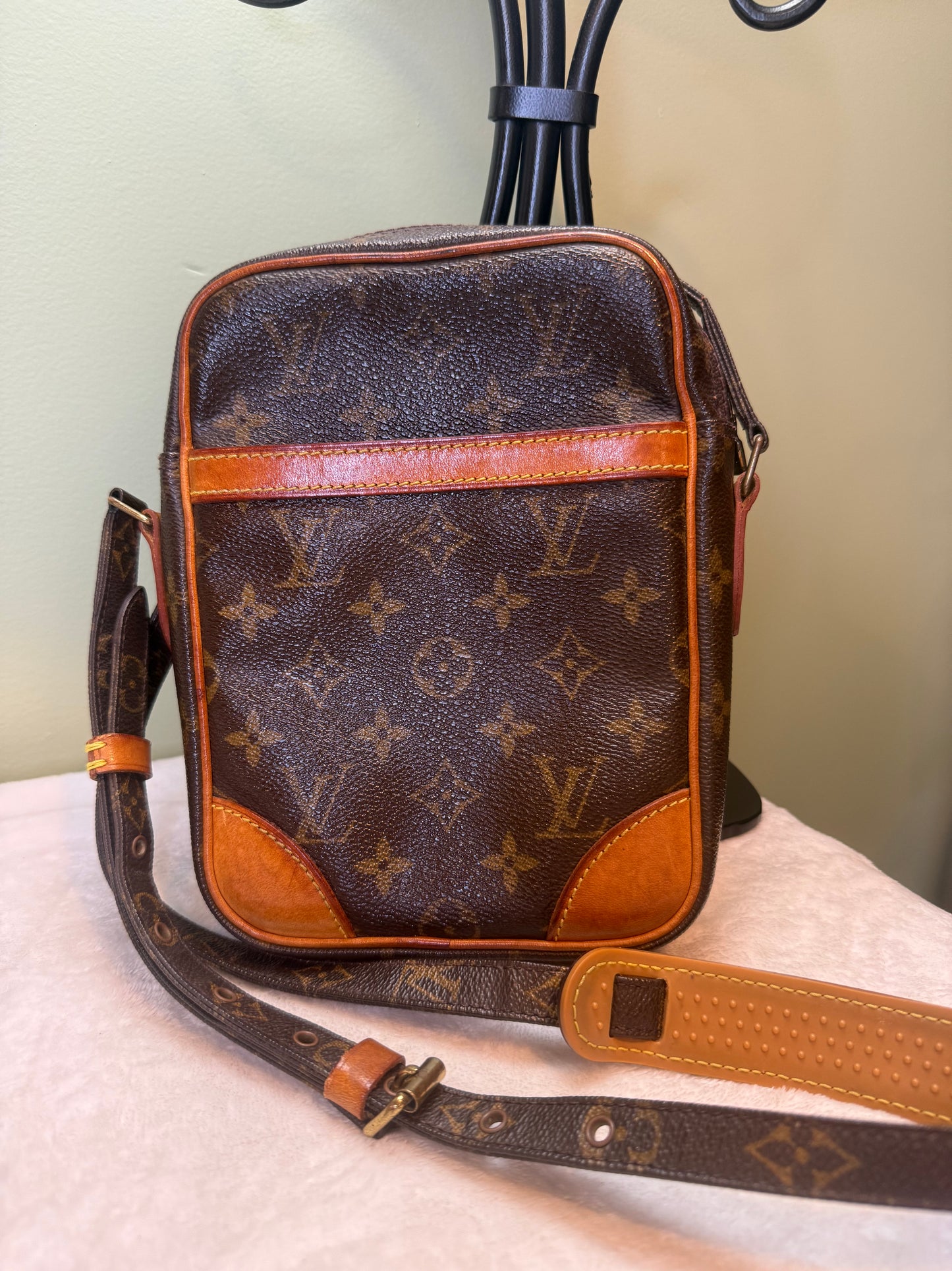 1897. Louis Vuitton Monogram Danube