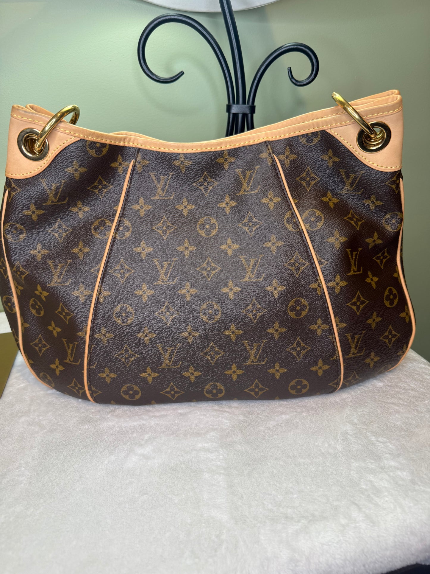 1774. Louis Vuitton Monogram Galleria PM
