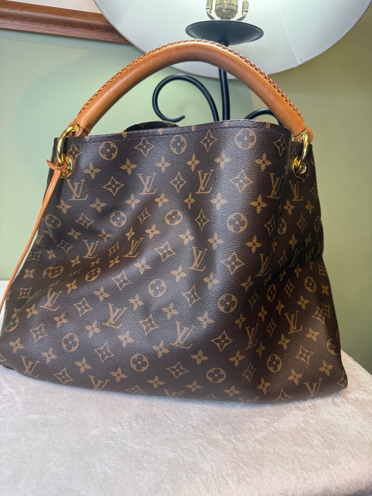 1768. Louis Vuitton Monogram Artsy