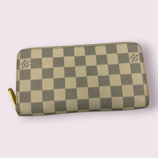 280. Louis Vuitton Damier Azur Long Zippy Wallet
