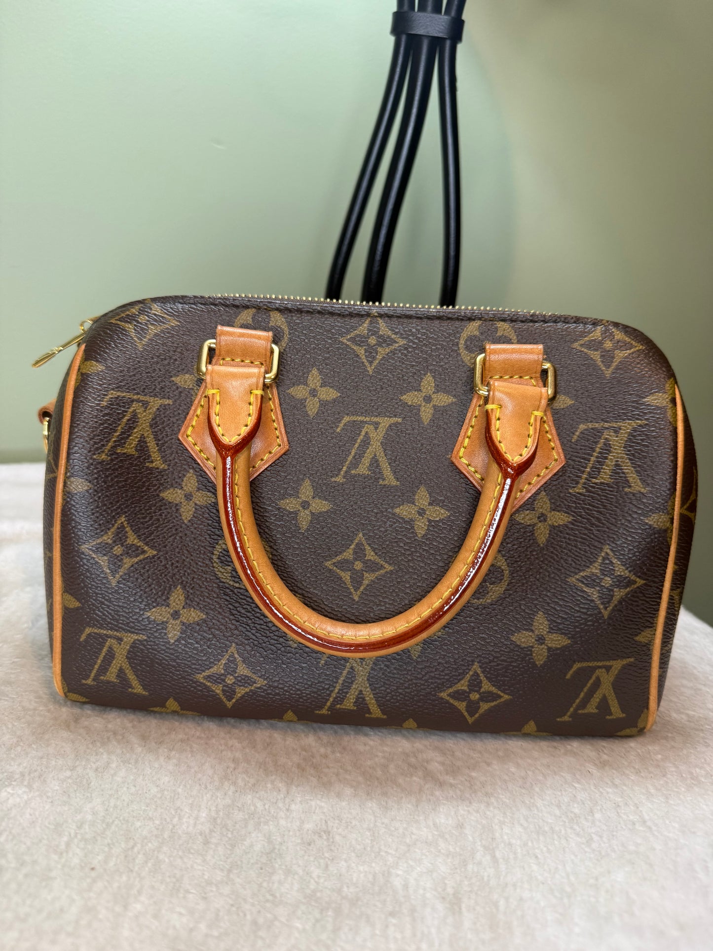 1268. Louis Vuitton Monogram Speedy 20 Bando with Strap