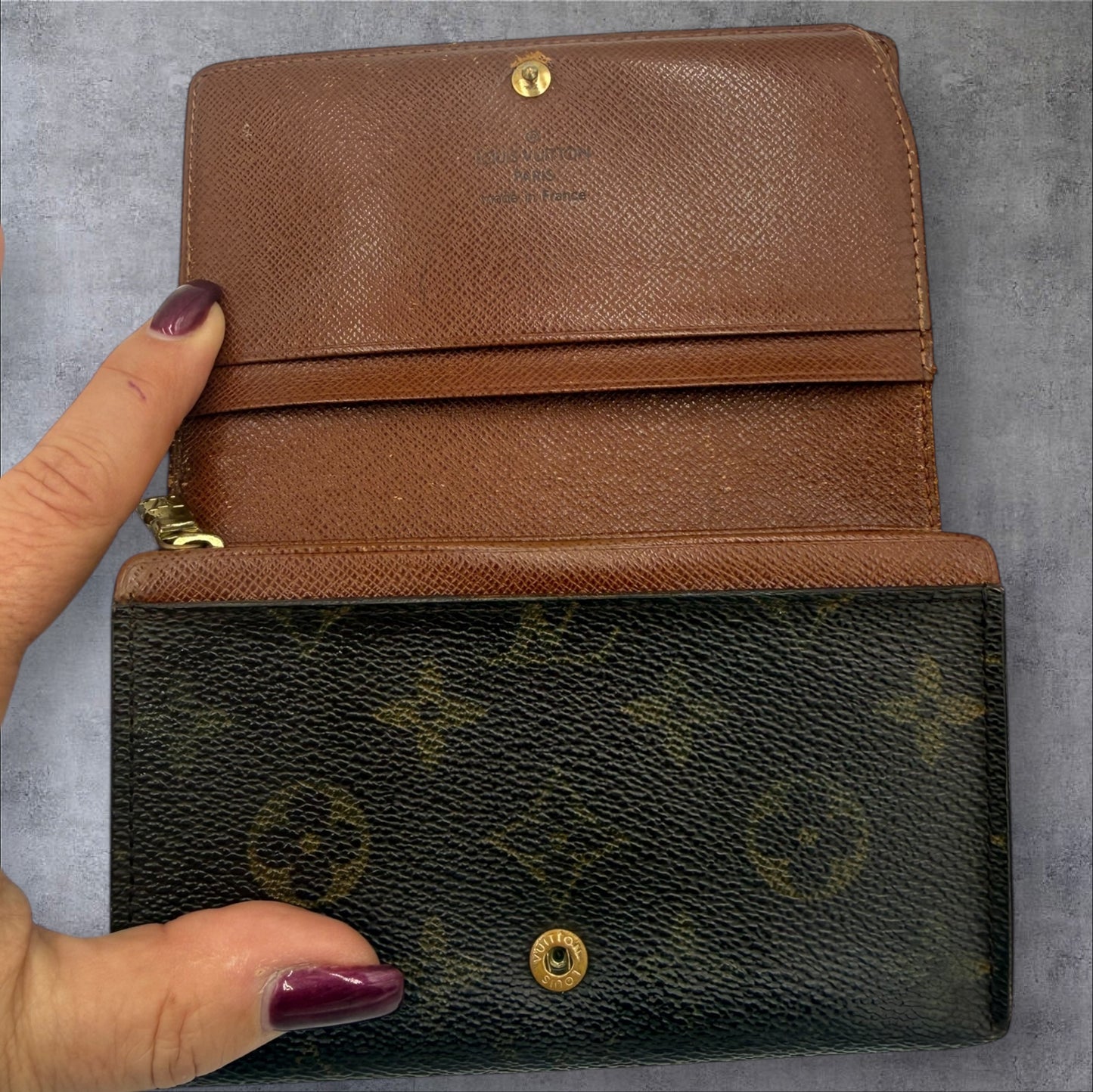 353. Louis Vuitton Monogram Tresor Wallet
