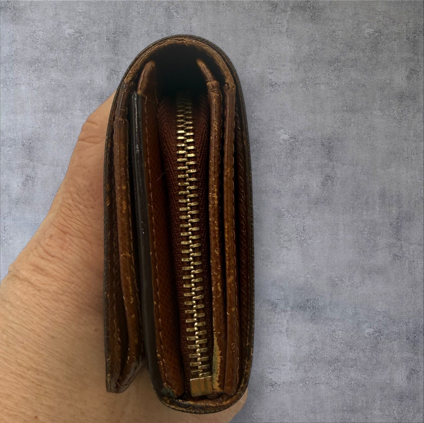 353. Louis Vuitton Monogram Tresor Wallet