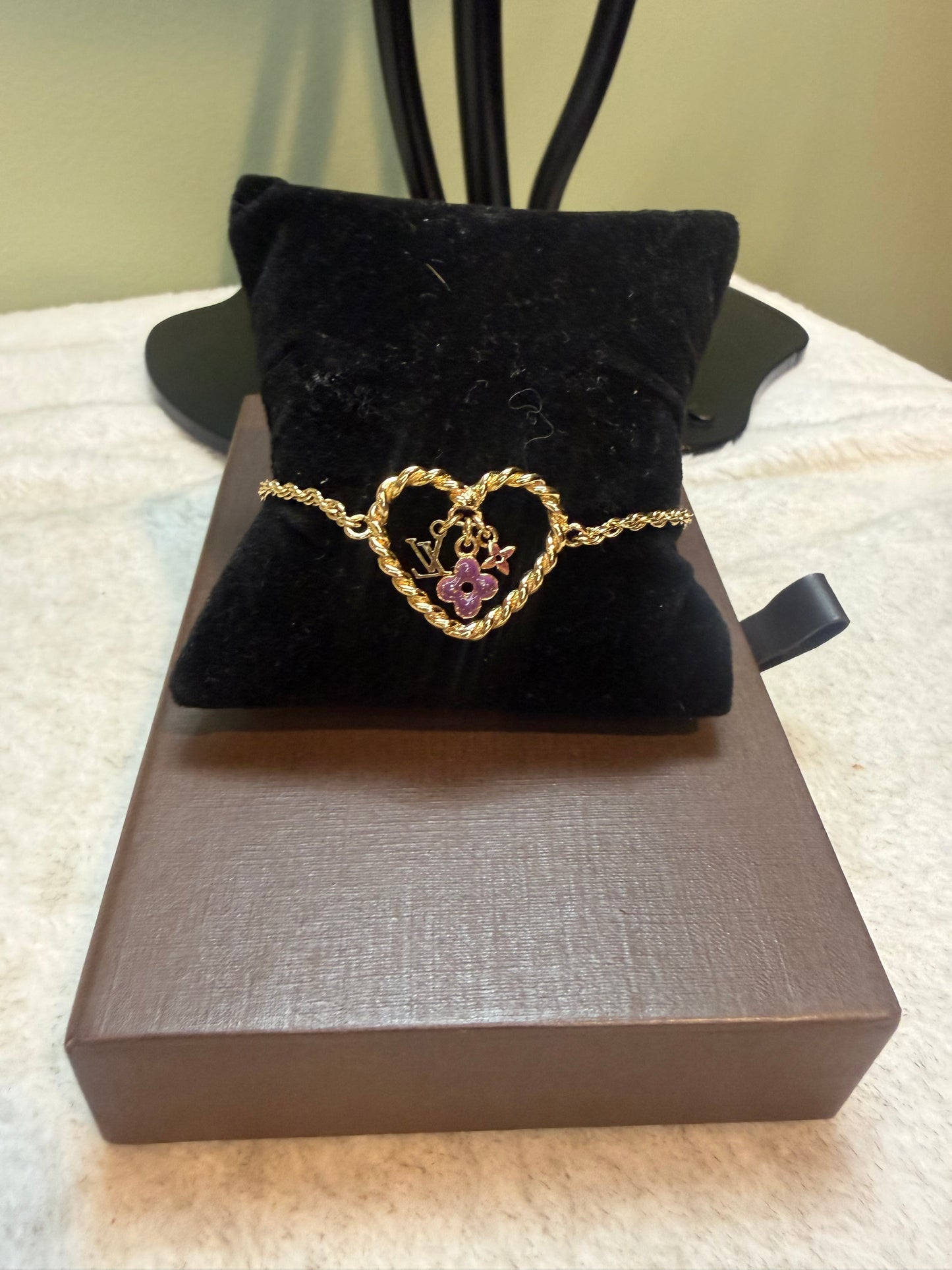 1625. Louis Vuitton Sweet Monogram In My Heart Bracelet