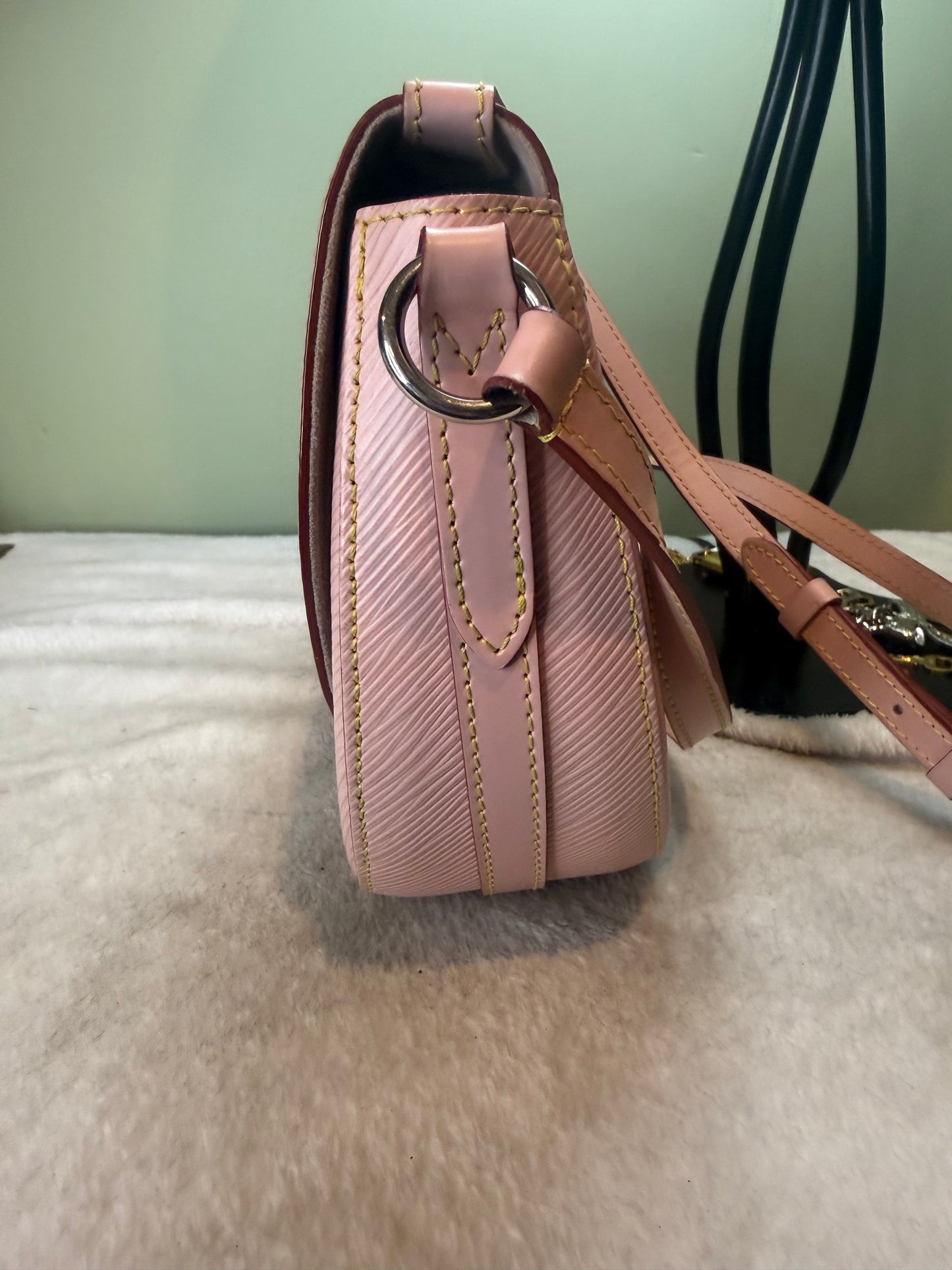 1118. Louis Vuitton Pink Epi St. Cloud in Rose Ballerine