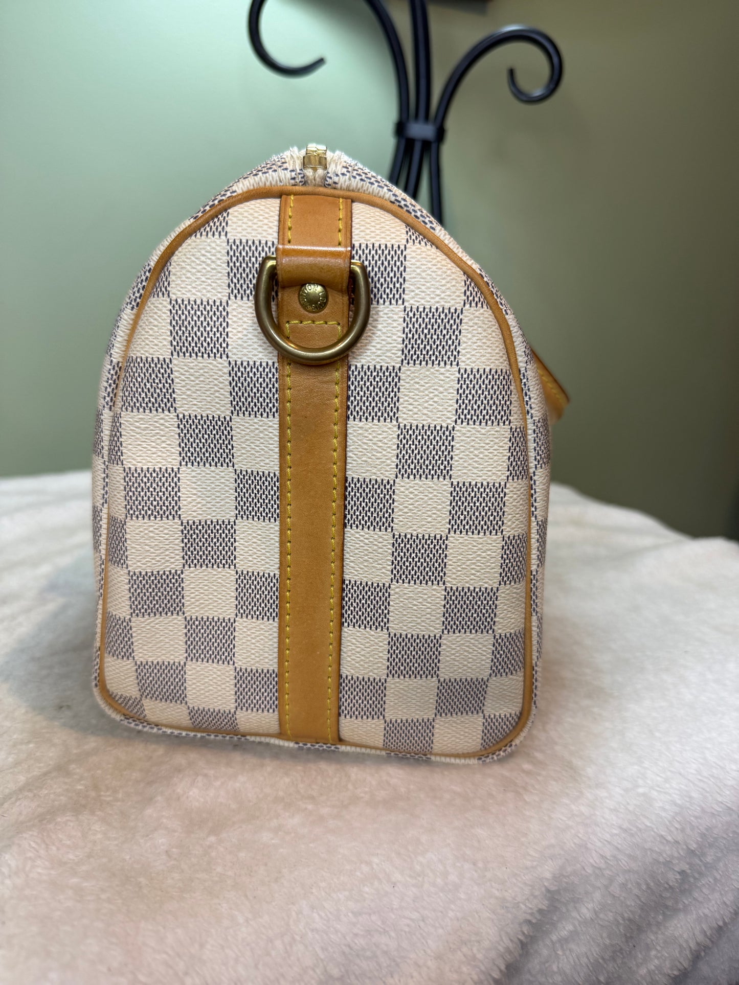1402. Louis Vuitton Damier Azur Speedy 25 Bando