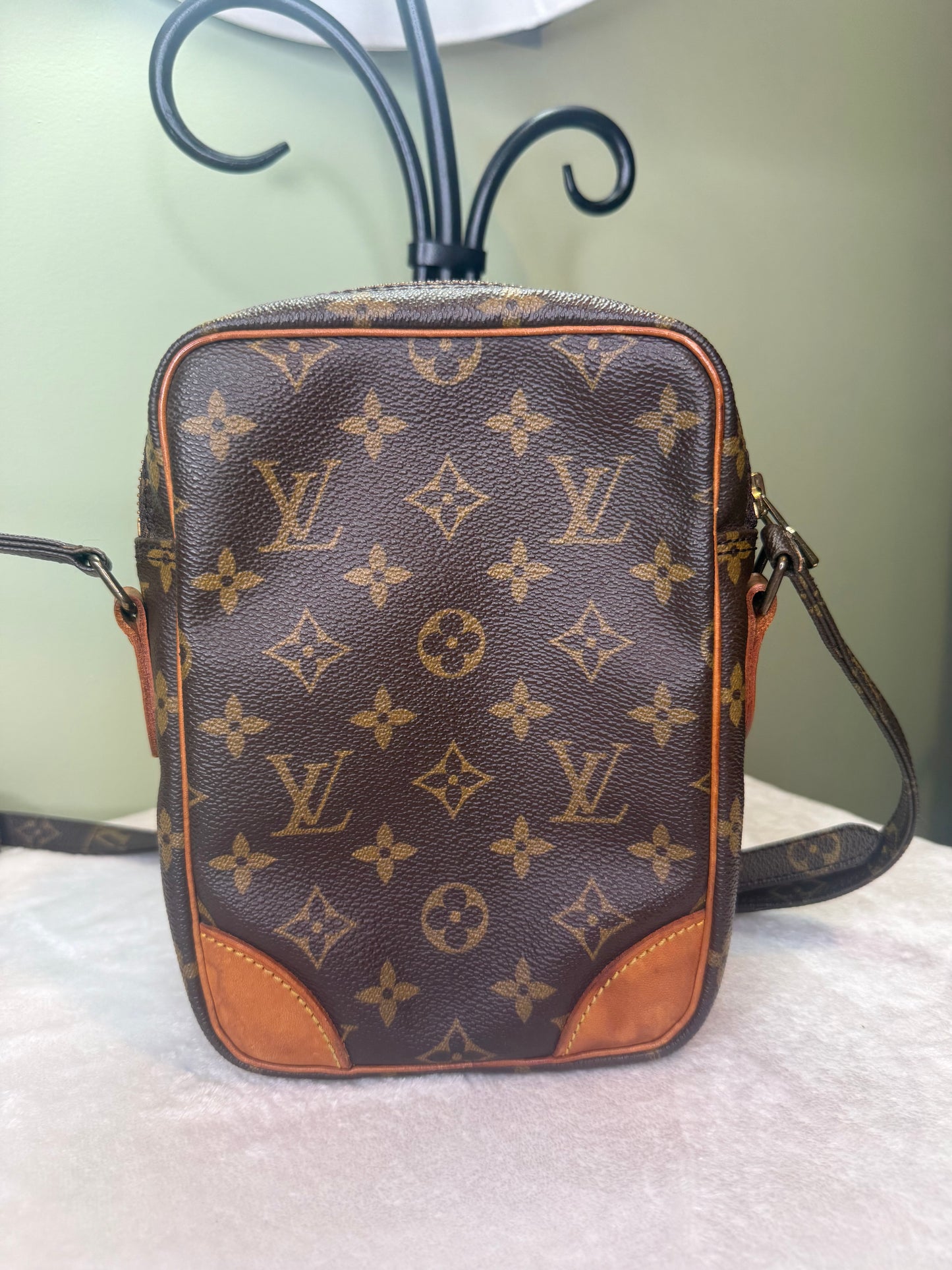 1734. Louis Vuitton Monogram Amazon