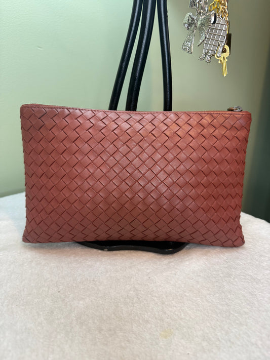 727. Bottega Veneta Intrecciato Woven Leather clutch/pouch