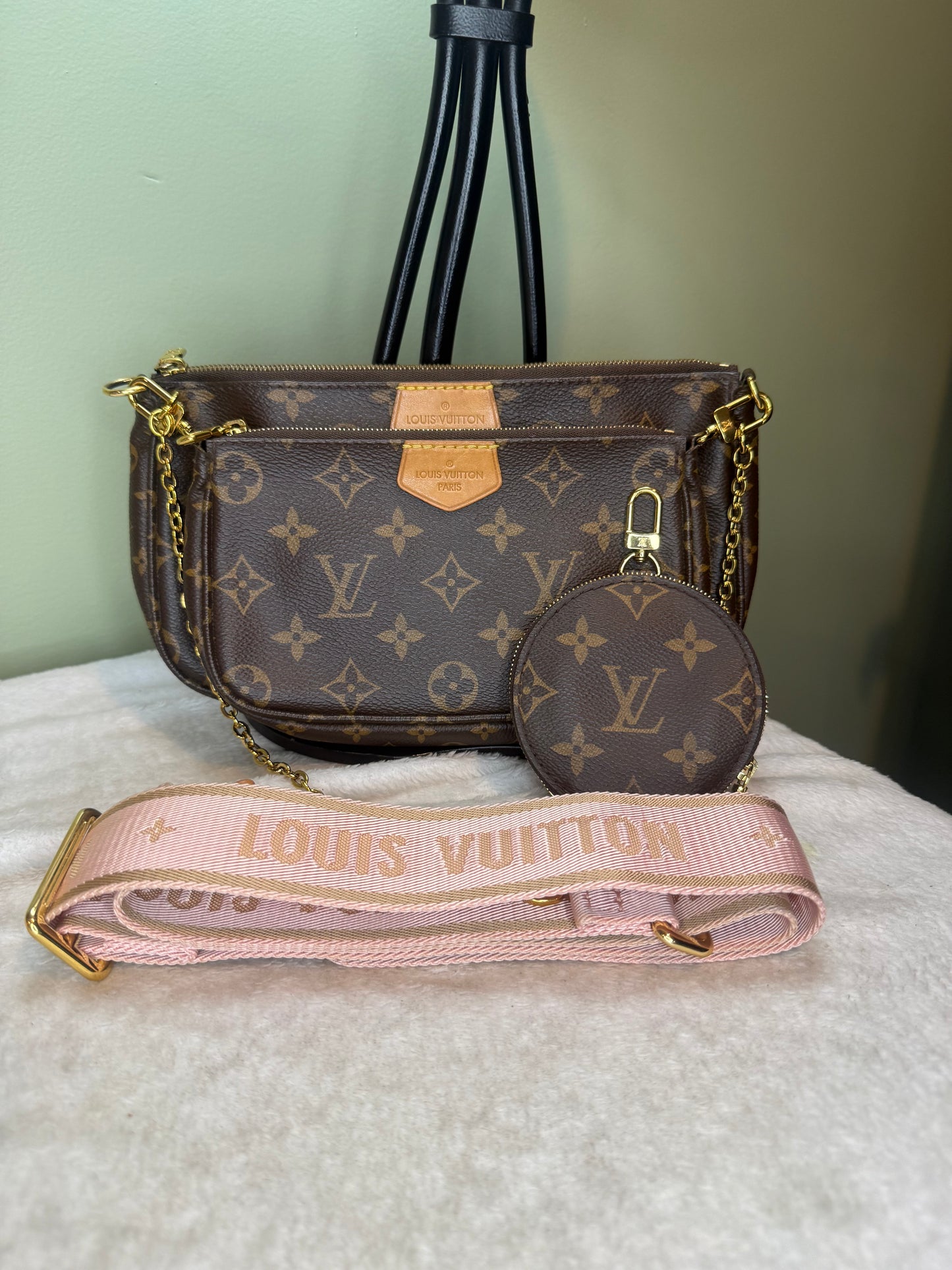 1192. Louis Vuitton Monogram Multi Pochette with Pink